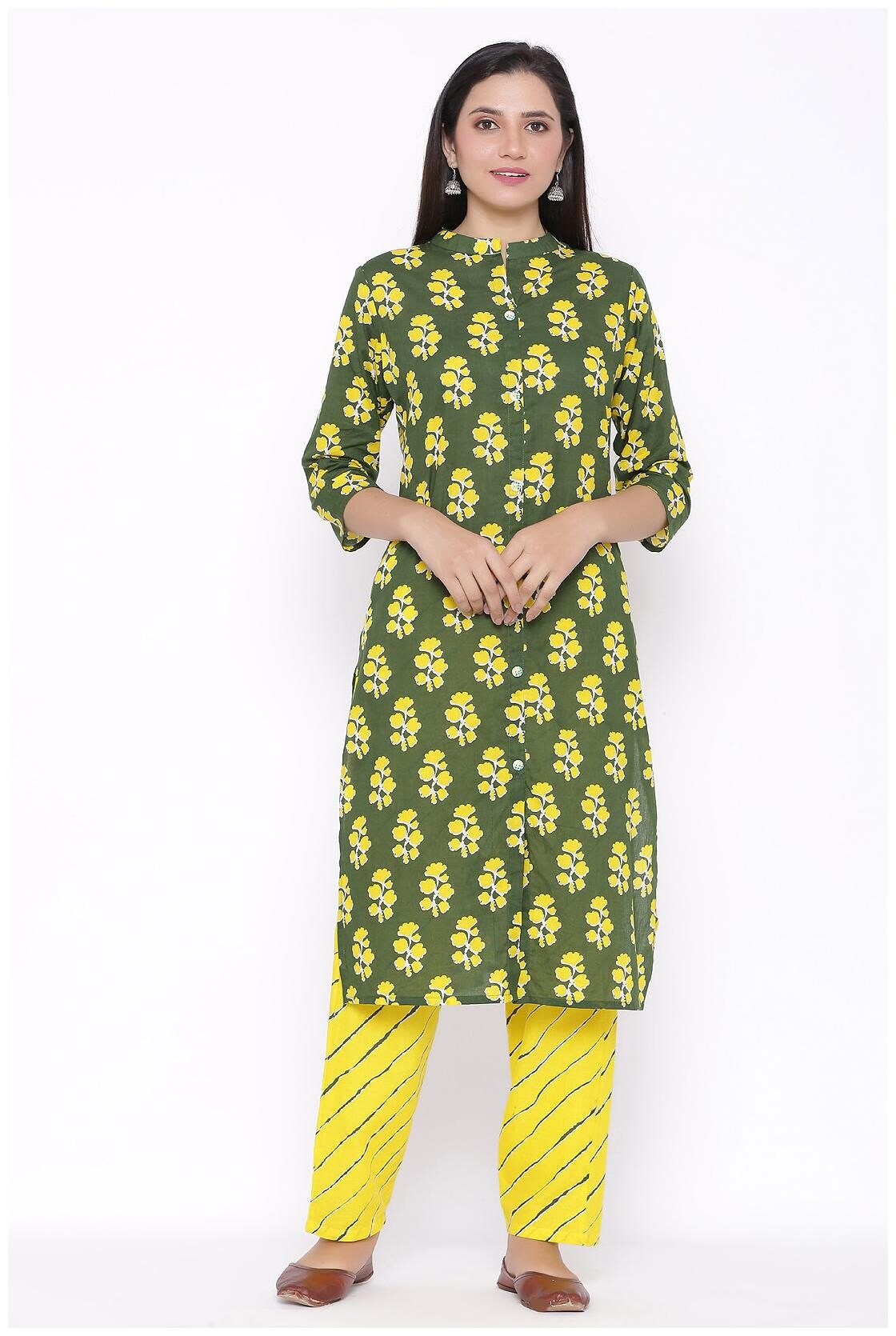 

Veradiva Women Green Floral Straight Kurta With Pants