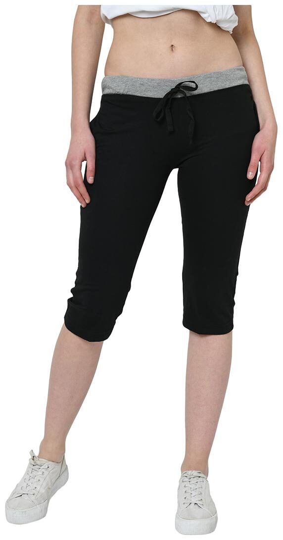 

VIMAL JONNEY Women Solid Regular capri - Black