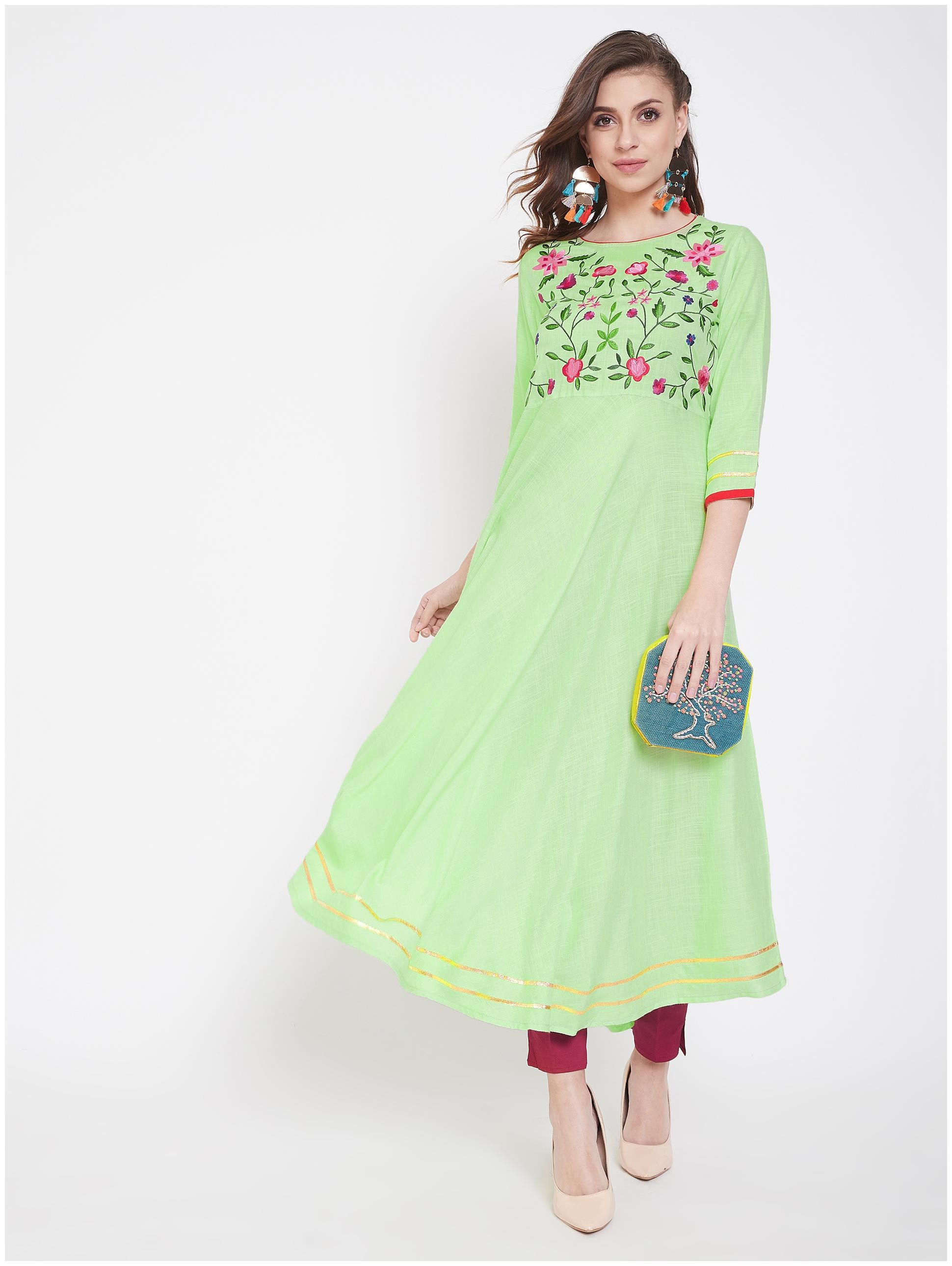 

WineRed Women Green Embroidered Fit and Flare Kurta