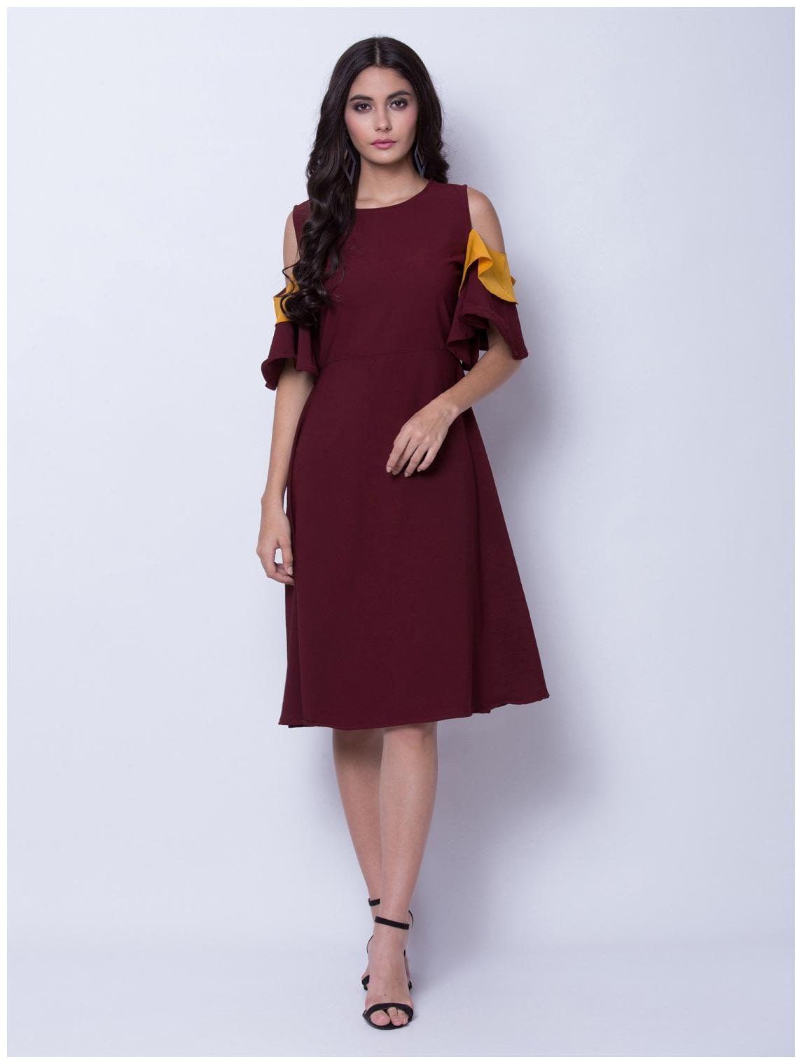 

O Madam Maroon Solid Fit flare dress