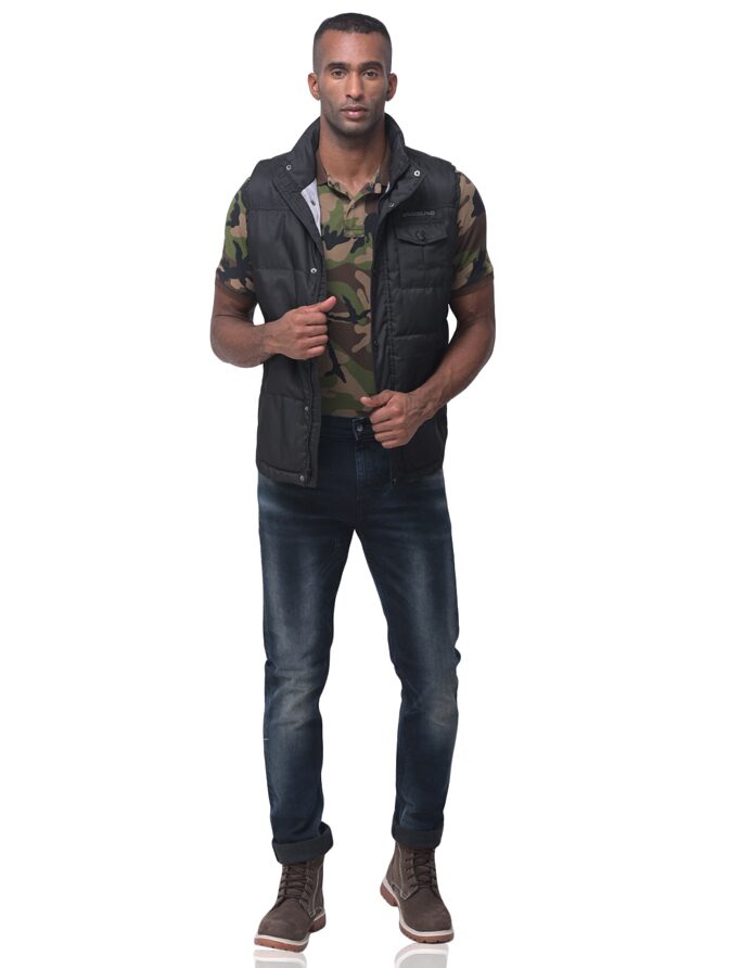 

Woodland Men Black Solid Quilted jacket