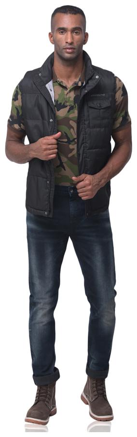 

Woodland Men Black Solid Quilted jacket