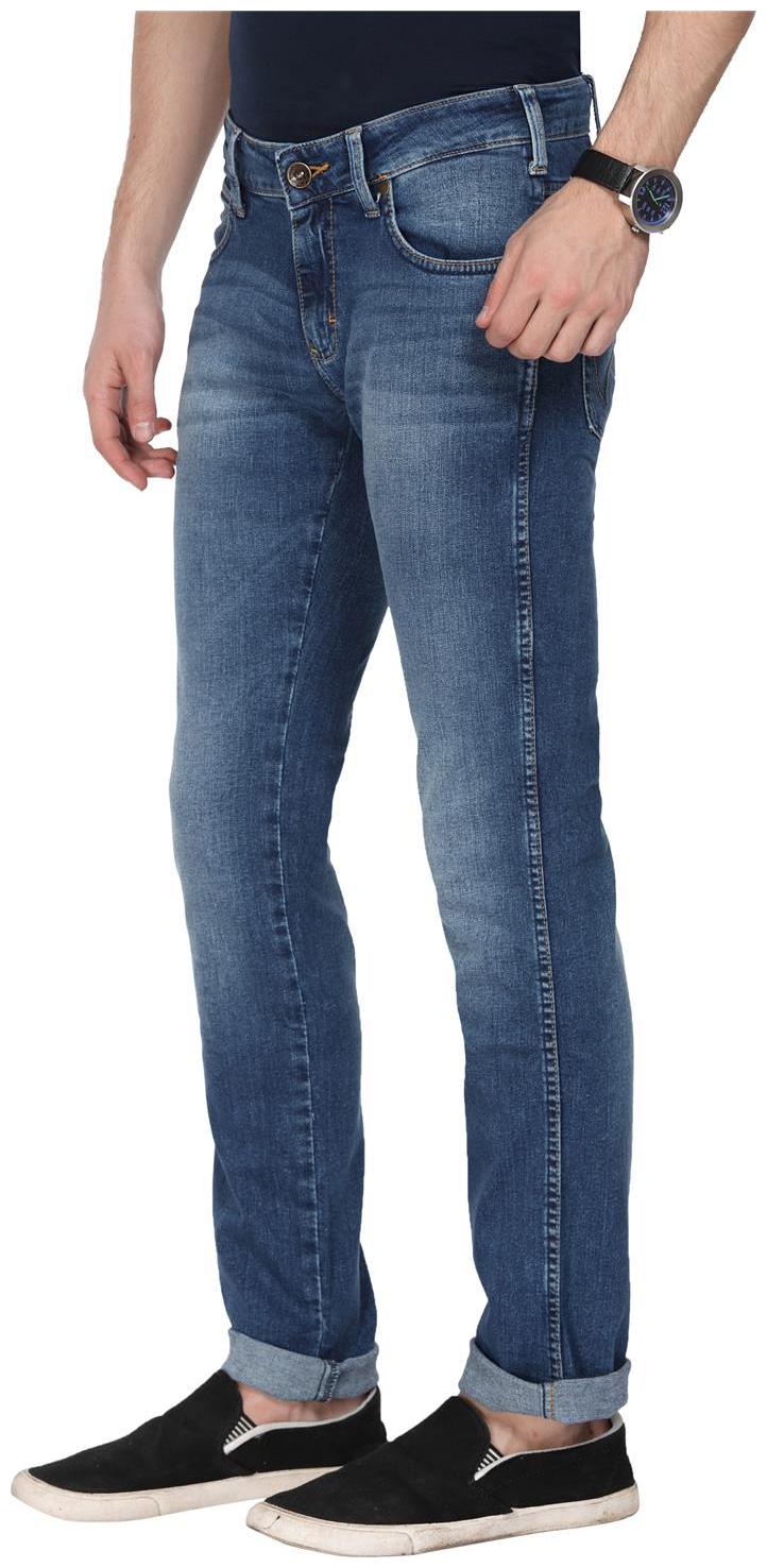 

Wrangler Men Blue Slim Fit Jeans