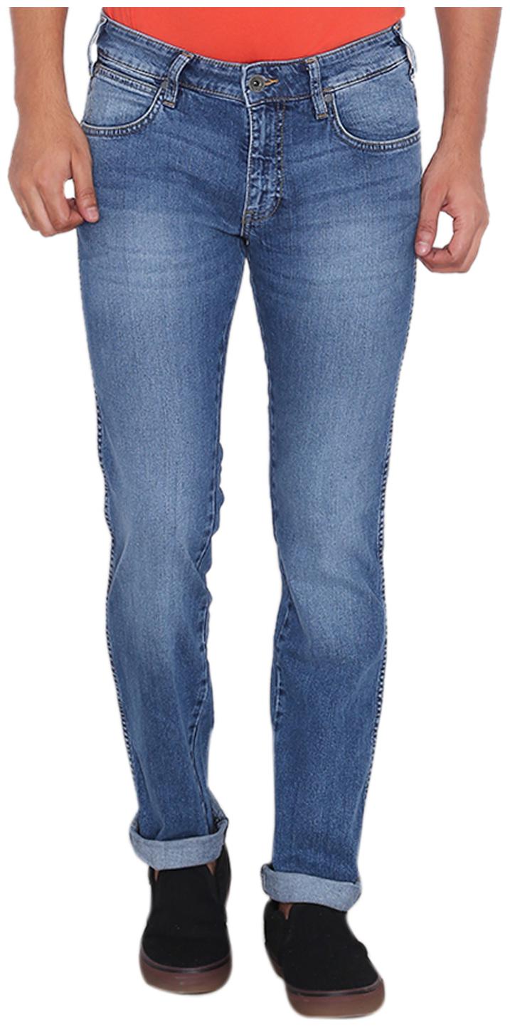 

Wrangler Men Blue Straight Fit Jeans