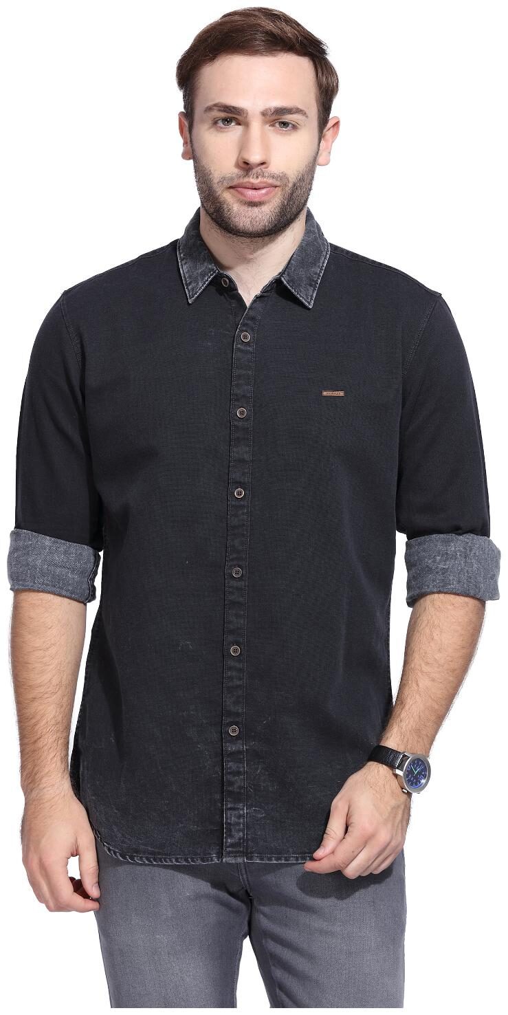 

Wrangler Men Black Solid Regular Fit Casual Shirt