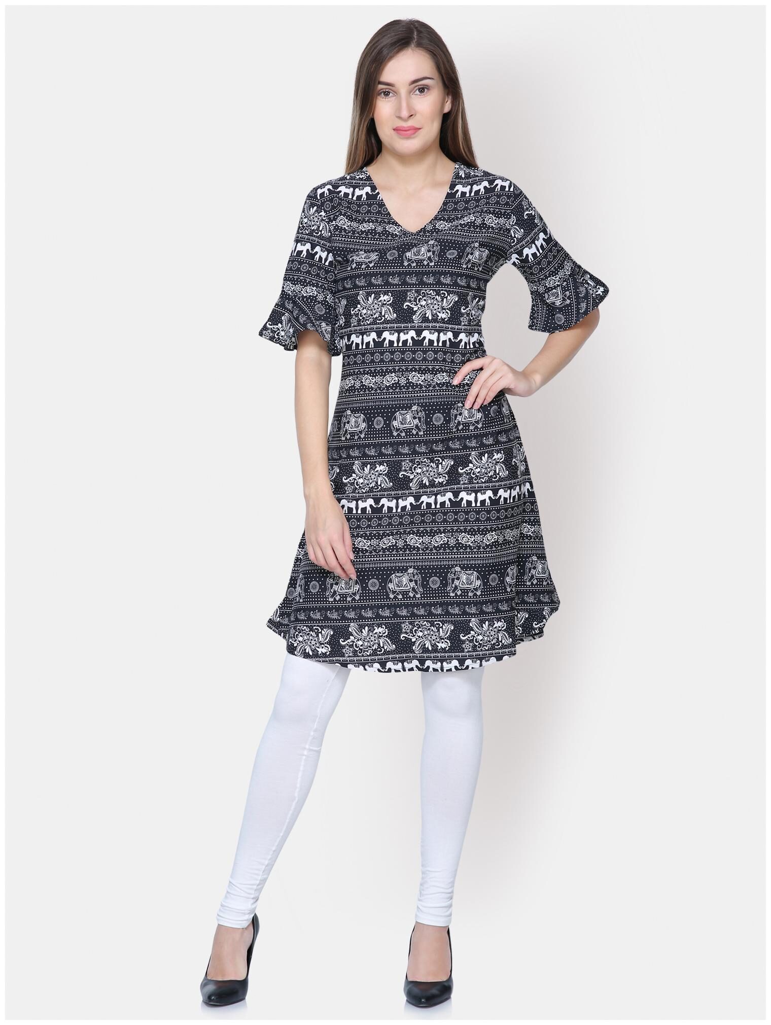 

YAADLEEN Women Black White Printed Regular Kurta