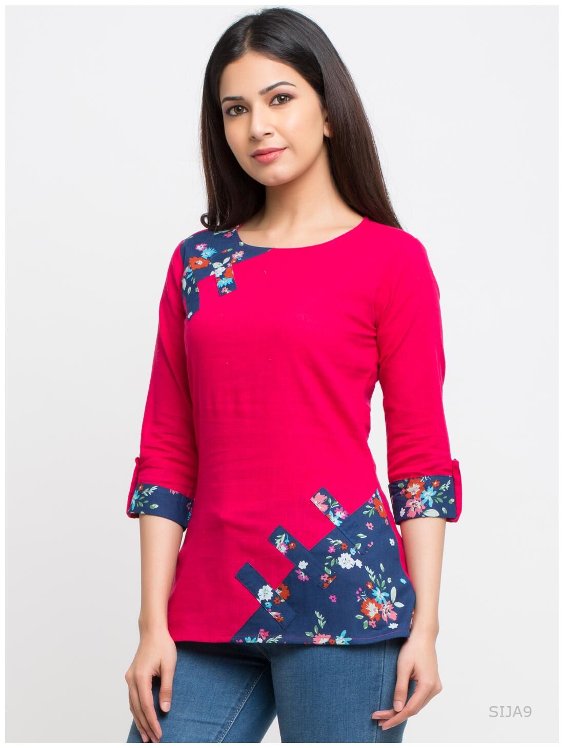 

Yash Gallery Women Floral Regular top - Pink