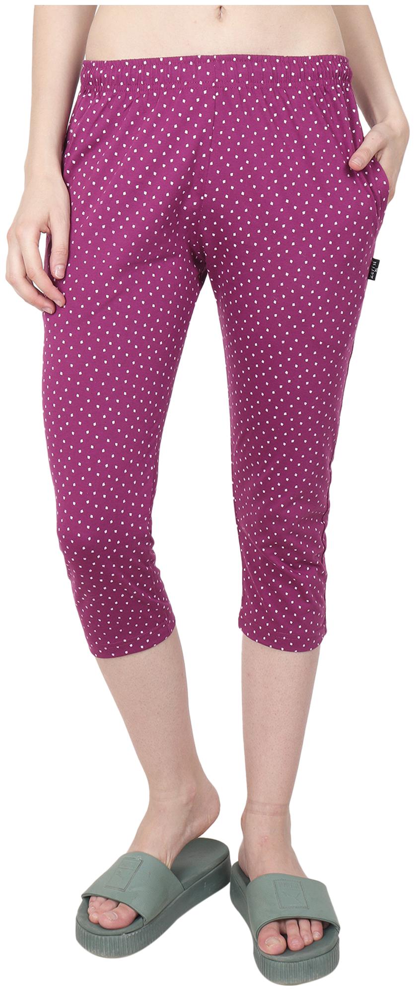 

Zeffit Women Printed Regular capri - Magenta