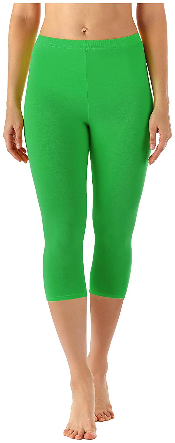 

Zindwear Women Solid Regular capri - Green