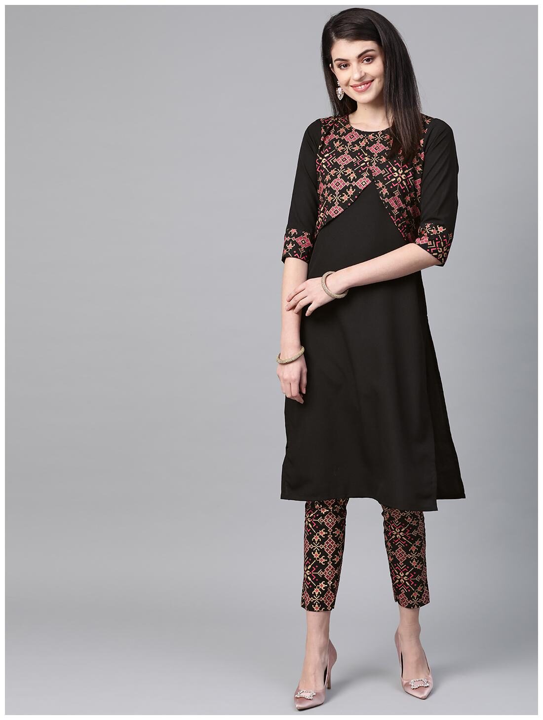 

ZIYAA Women Black Geometric Straight Kurta