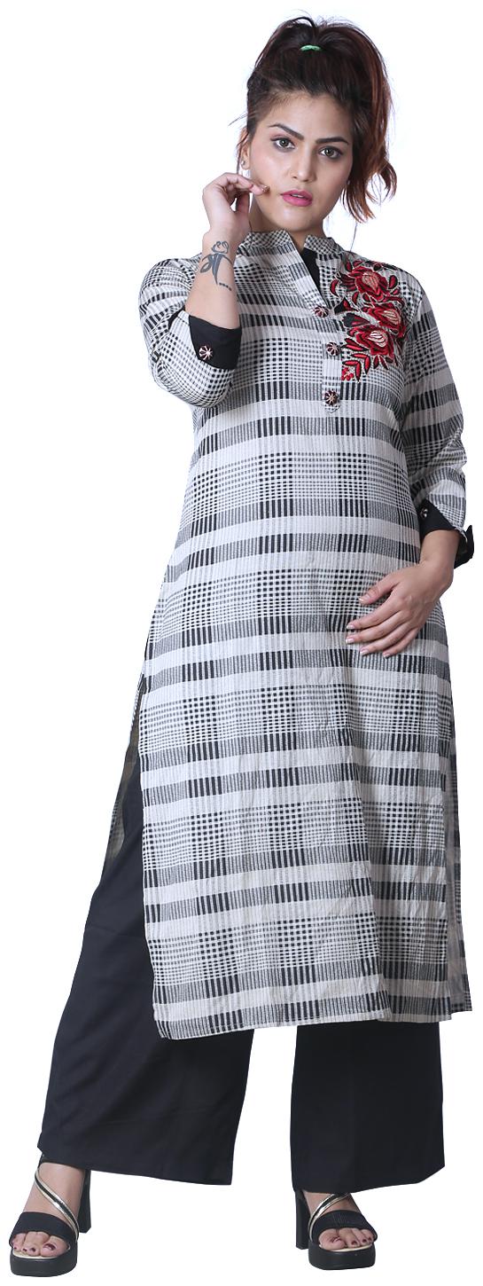 

ZRI Women Black Embroidered Straight Kurta