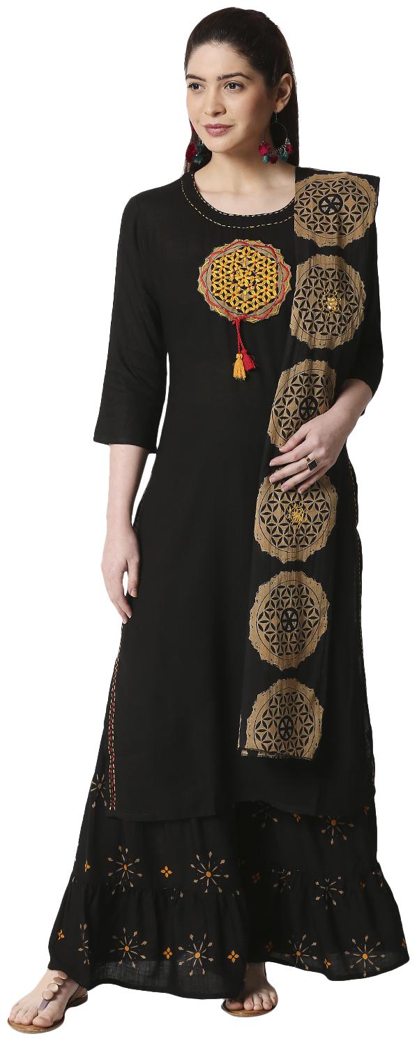 

Zri Women Black Viscose Rayon Embroidered Kurta And Palazzo
