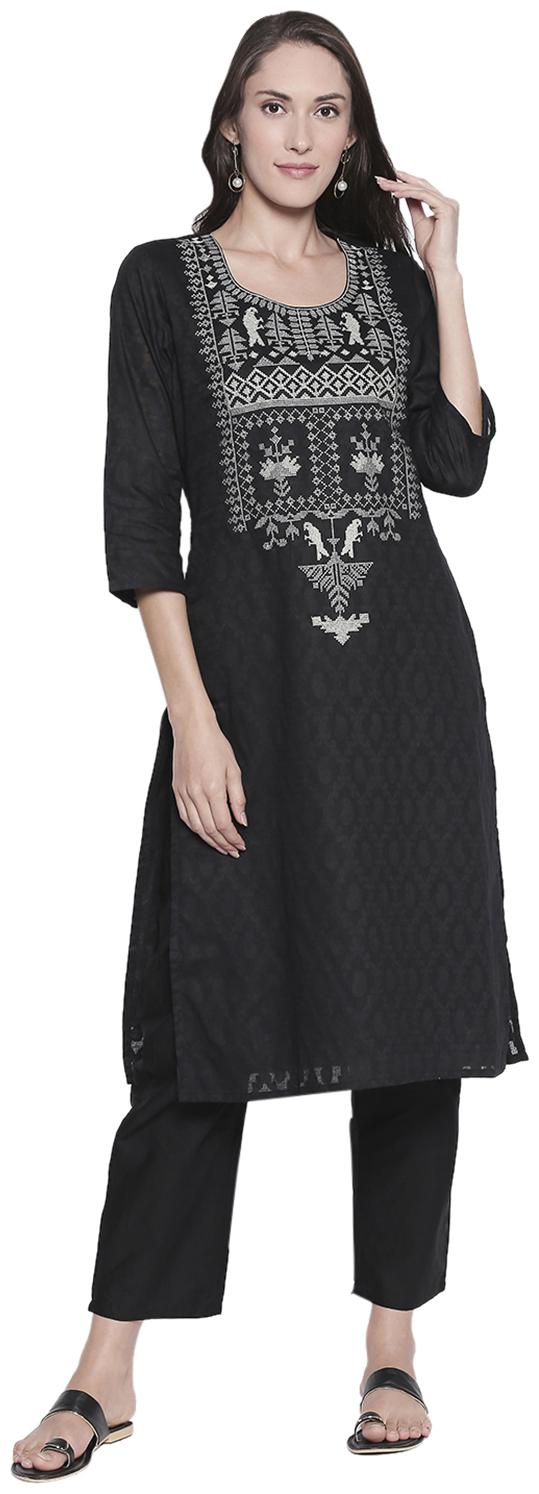 

ZRI Women Black Embroidered Straight Kurti