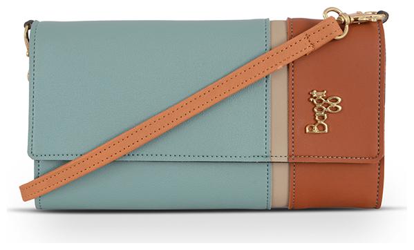

Baggit Women s Clutch (Blue)