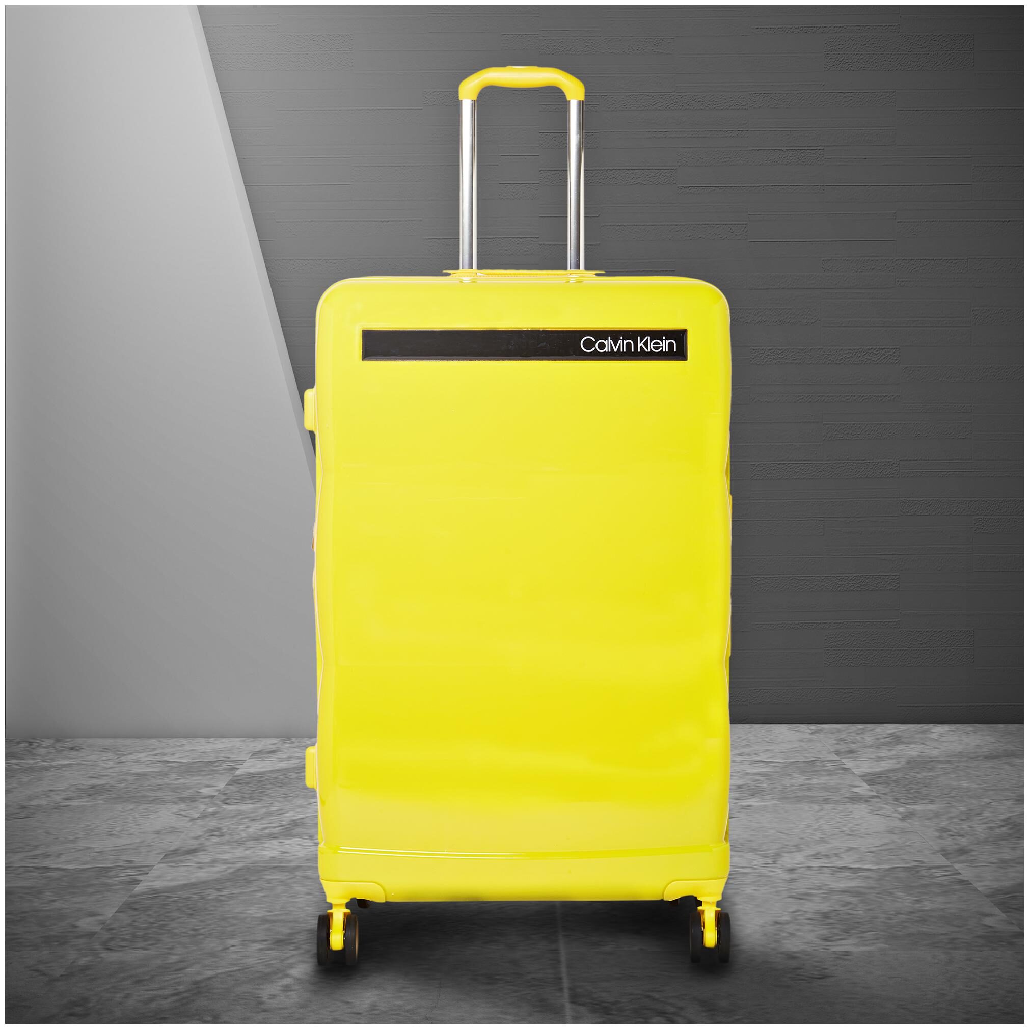 

Calvin Klein Down To Fly Hard Body Large Yellow Black Trolley Bag (LH818DF9L52)