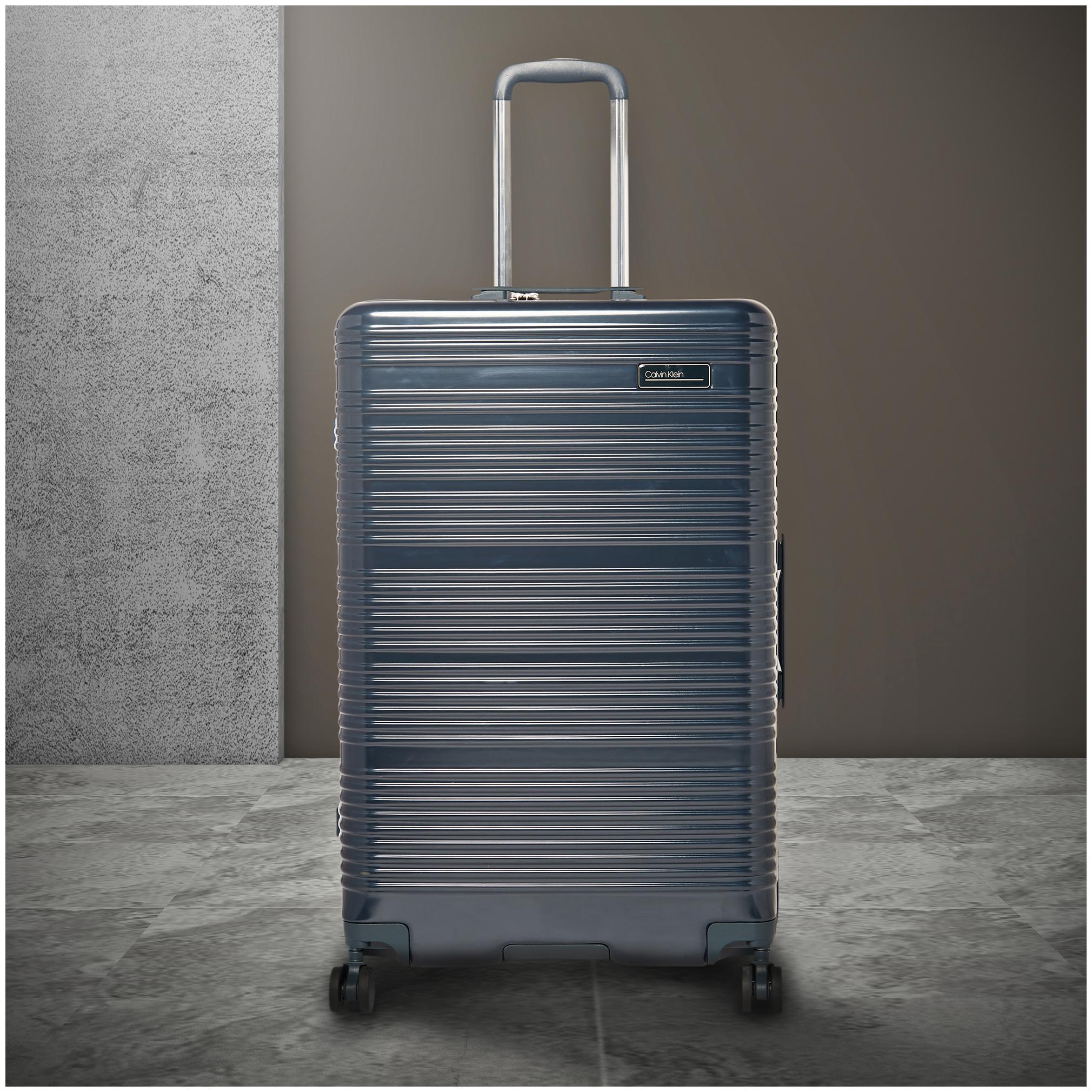 

Calvin Klein Globetrotter Hard Body Large Navy Trolley Bag (LH818GT9L19)