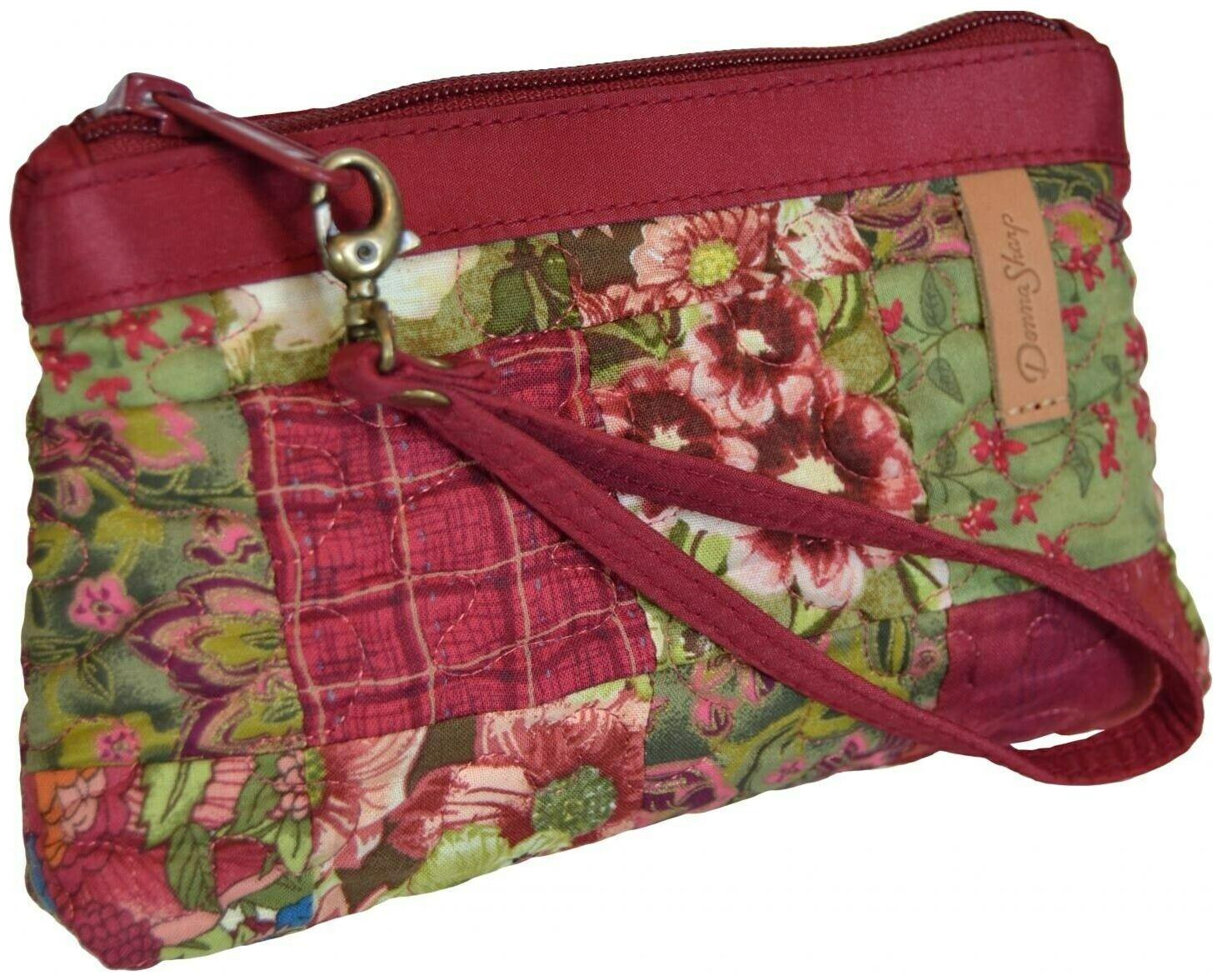 

Donna Sharp Watercolor Pt Wristlet Multi