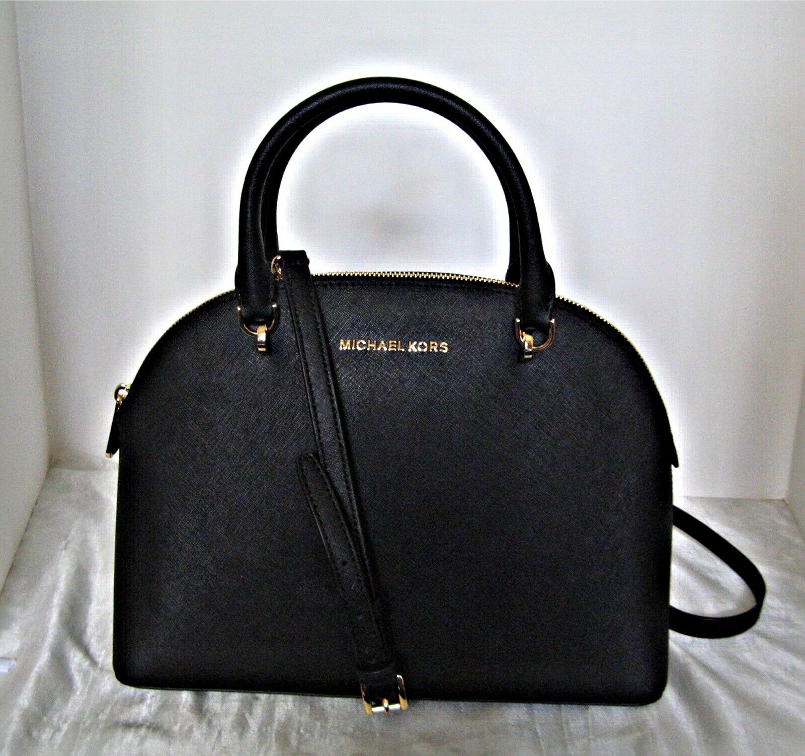 

Michael Kors - Emmy Large Dome Satchel - Black