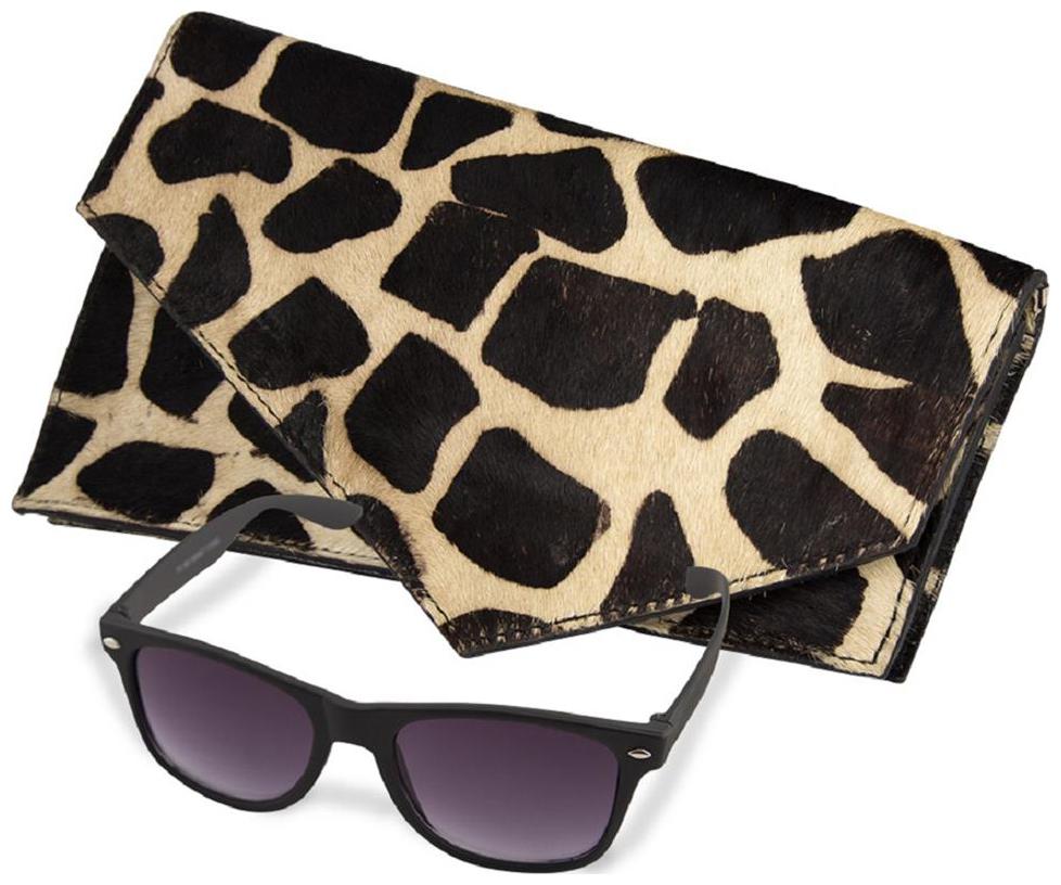 

Trysco Women Beige Leather Clutch