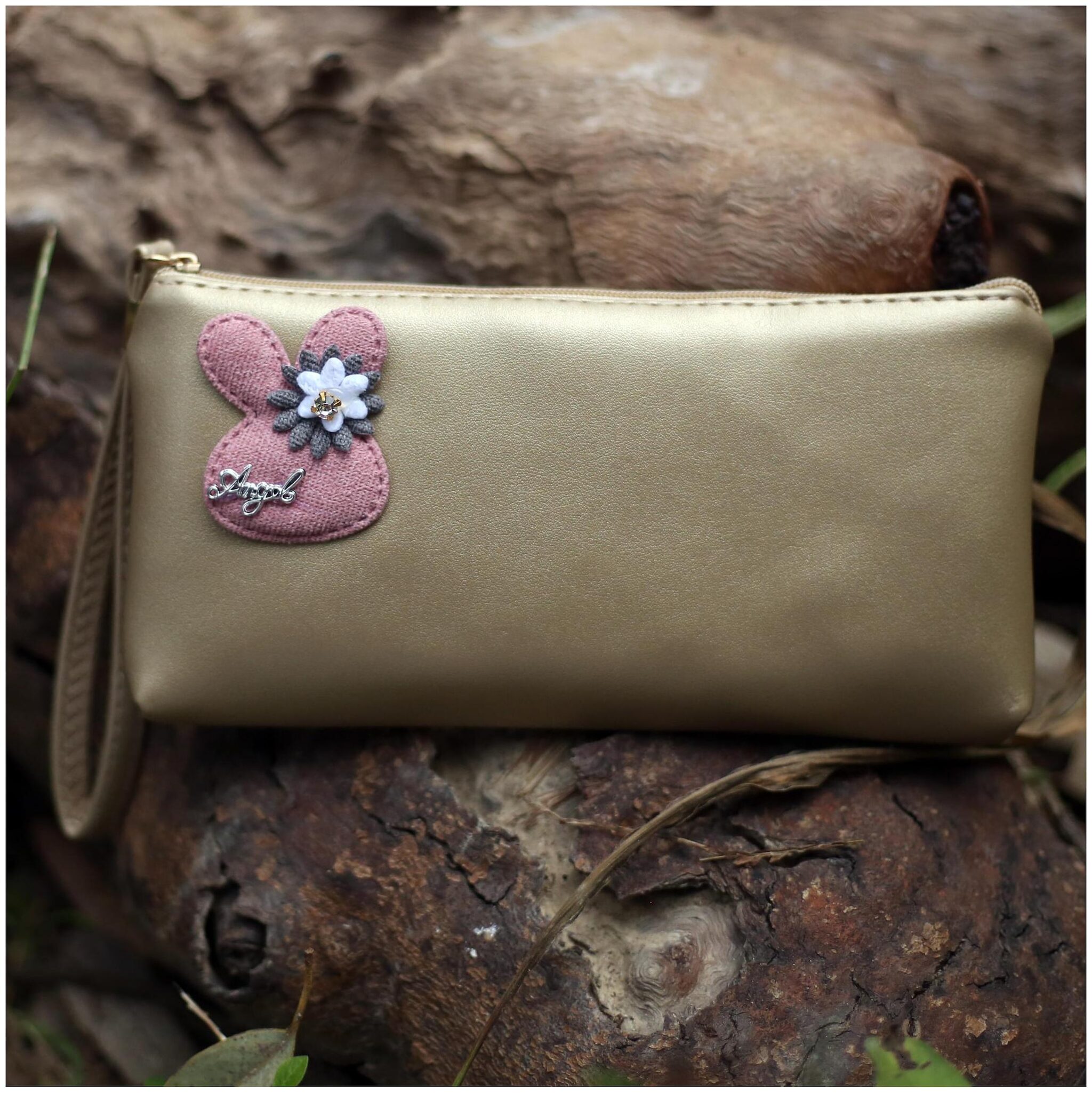 

Enso Women Green Synthetic Wallet