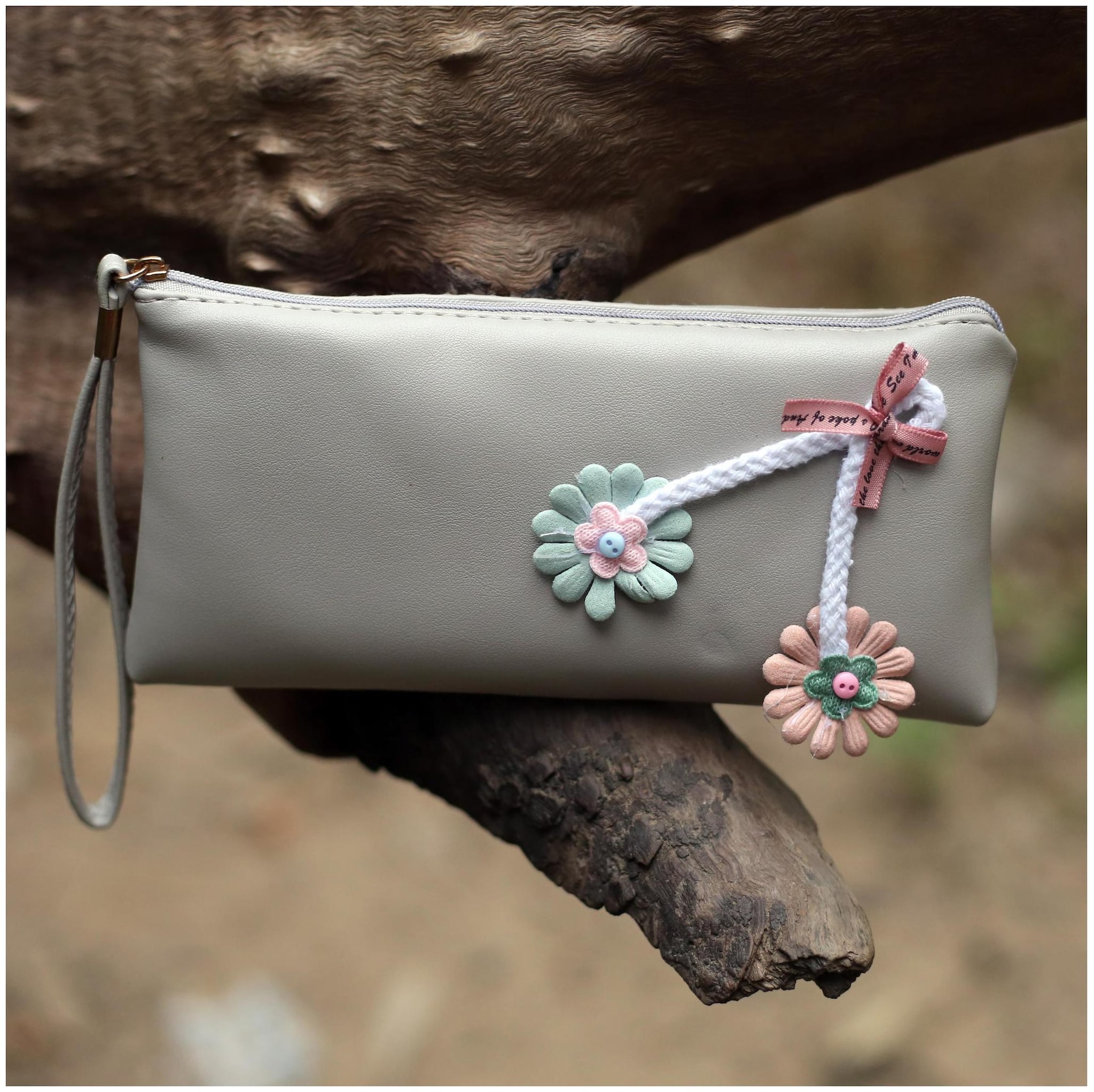 

Enso Women Grey Synthetic Wallet