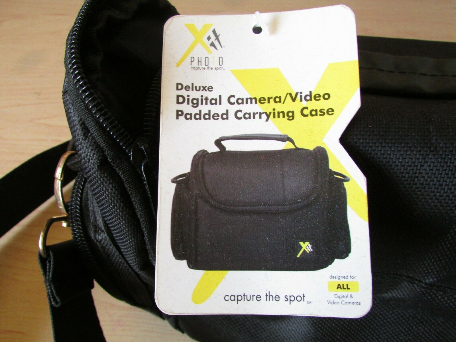 

Deluxe Digital Camera Video Padded Carrying Case NEW W TAG
