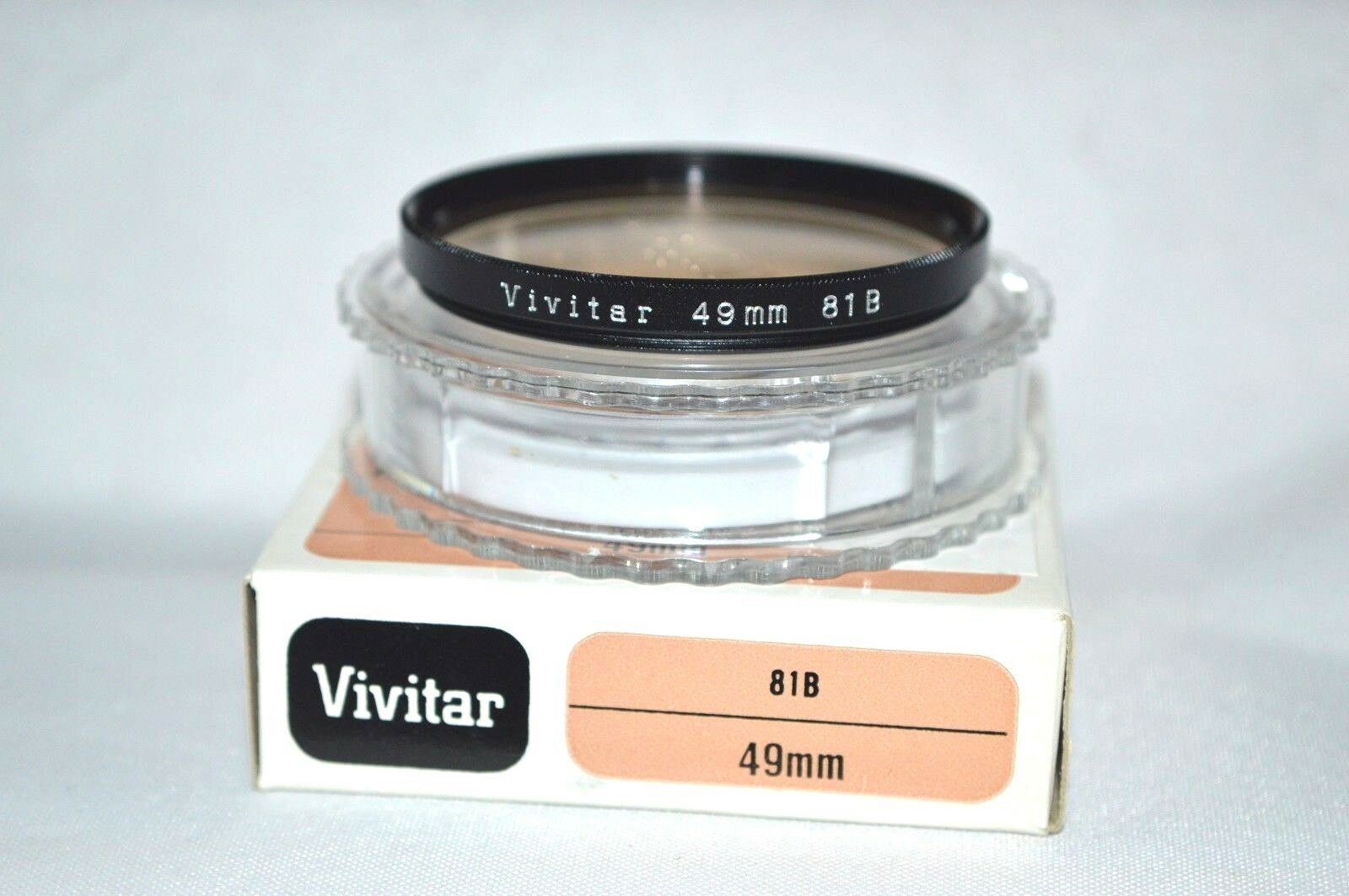 

Vivitar 49 mm NEW 81B Screw In Filter with Case Box Made in Japan (K-211)