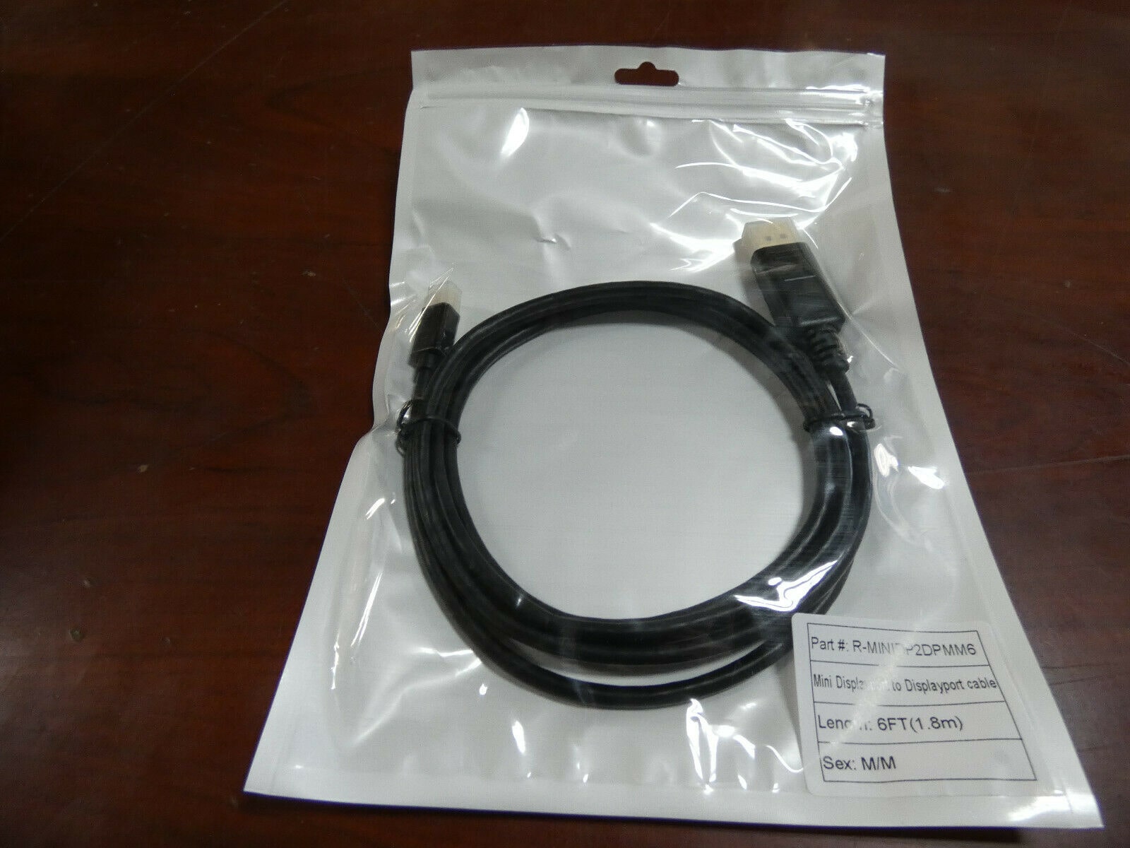 

AddOn Black adapter cable R-MINIDP2DPMM6 6ft Mini-DP 1 1 to displayport 1 2mm