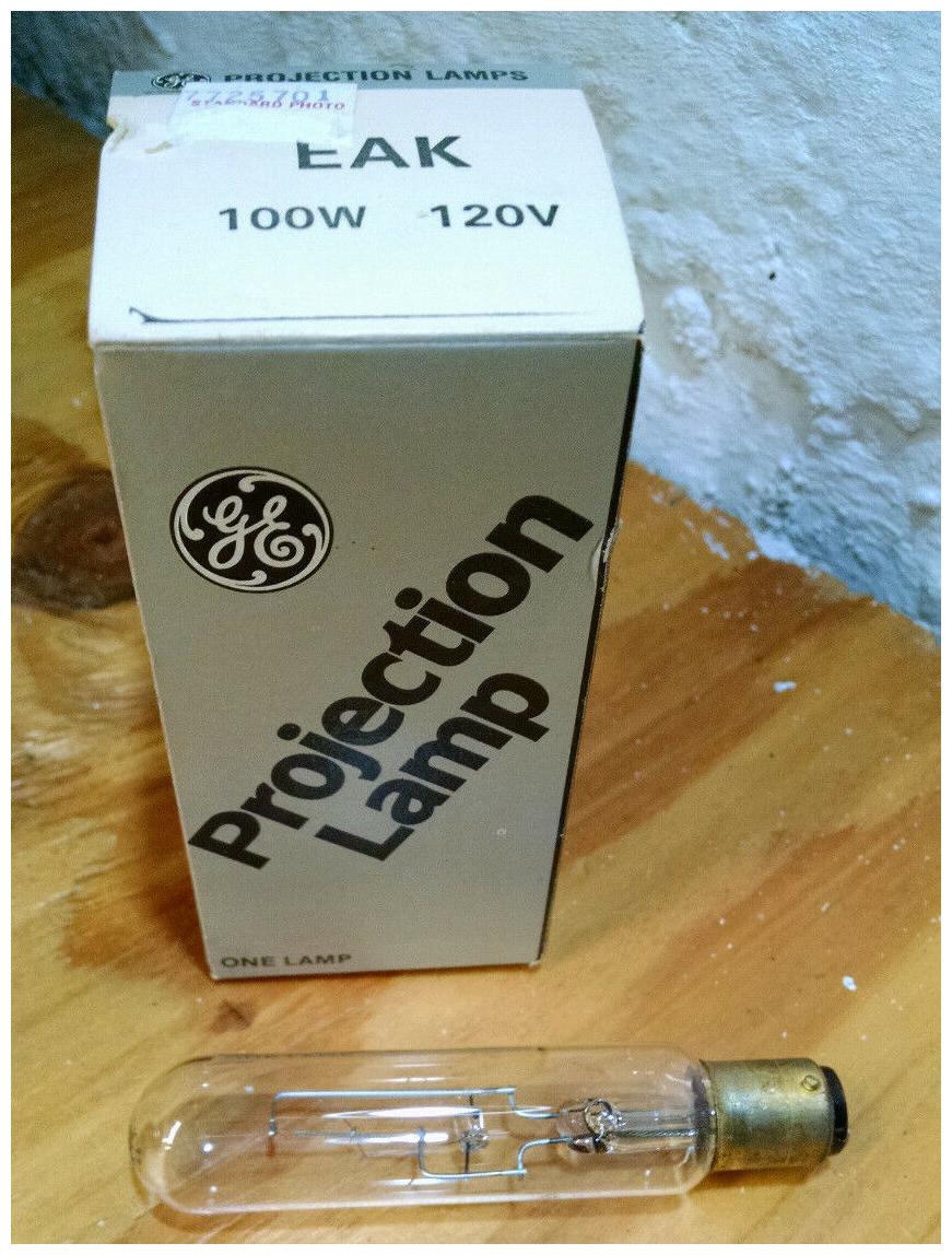 

GE Projector Lamp Bulb EAK 120V 100 Watts w Orig Box New Old Stock light nos
