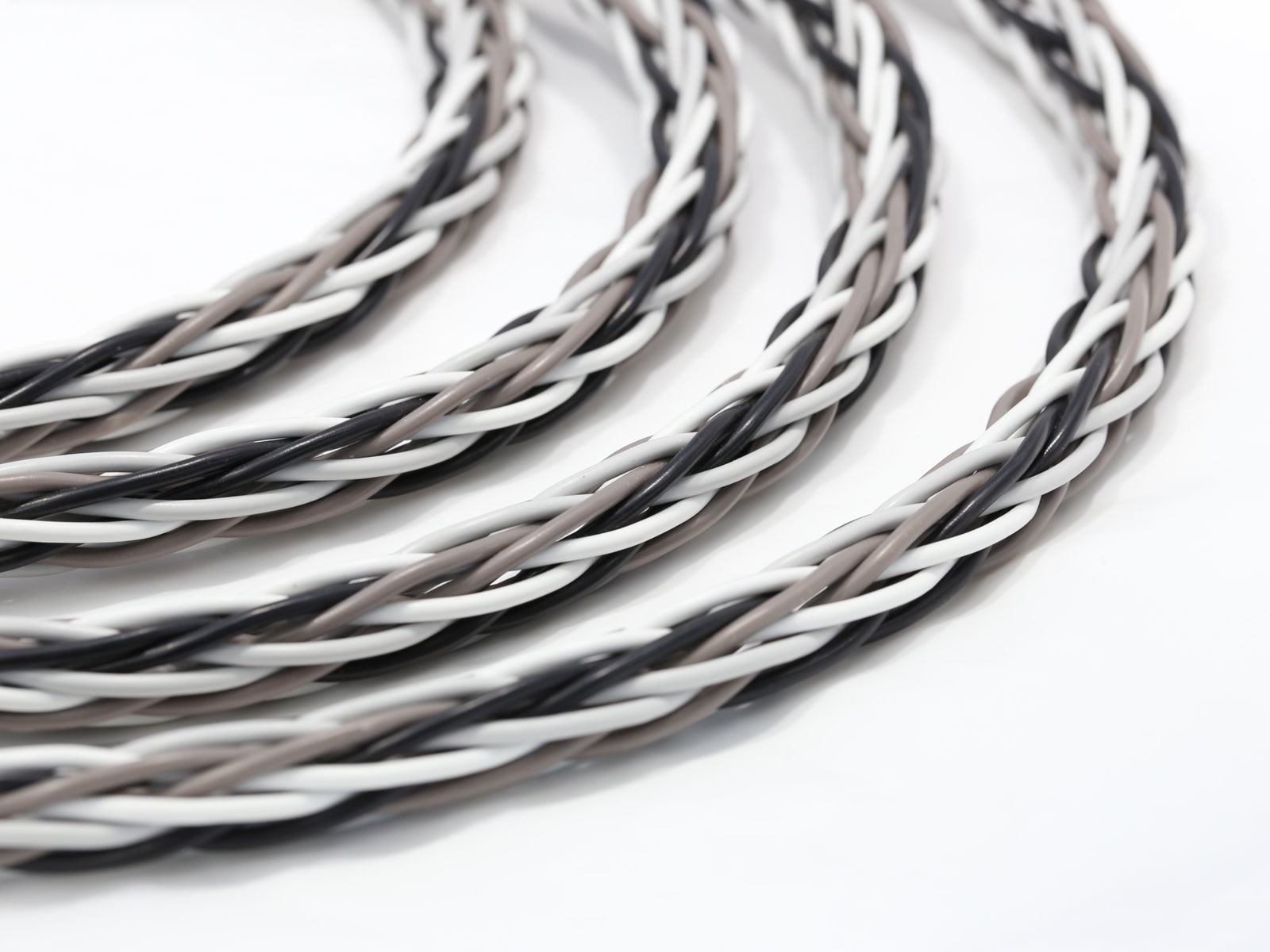 

KnuKonceptz Krux Cable Interlaced Braid 3D Copper 8 Gauge Speaker Wire Bi-Wire