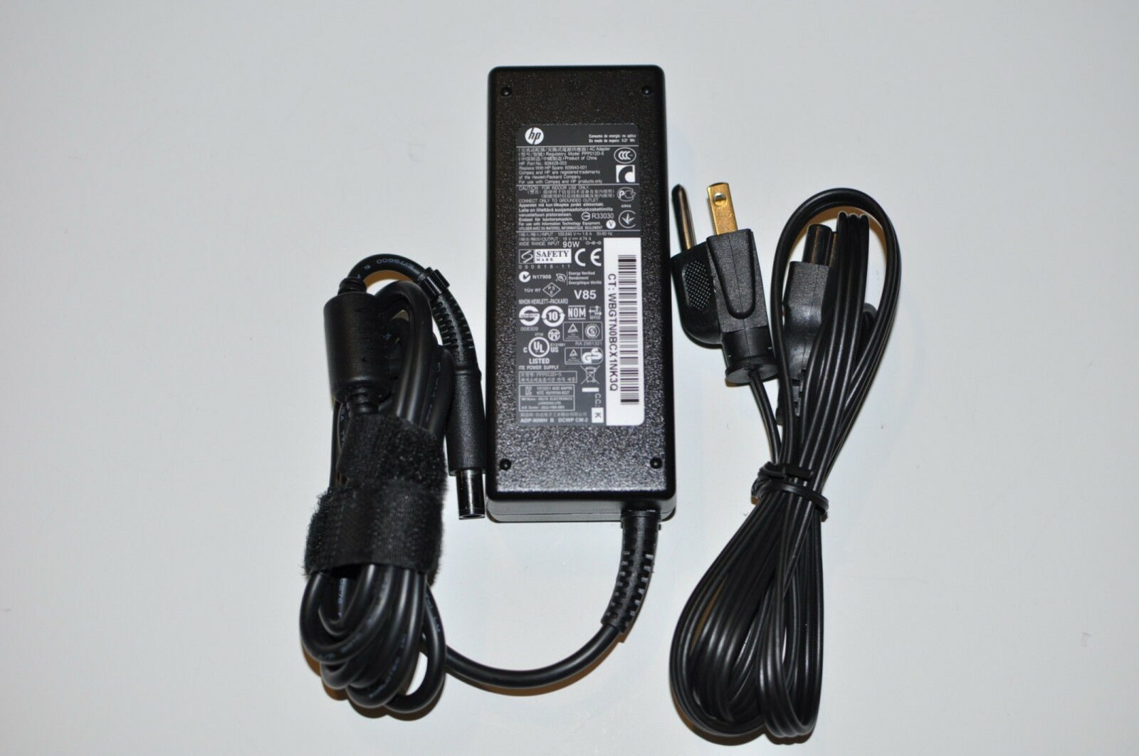 

NEW Genuine HP 19V 4 62A 90W Smart AC Power Adapter Charger 613513 609940 608428