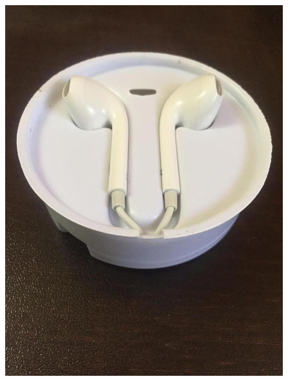 

TSV In-Ear Wired Headphone ( White )