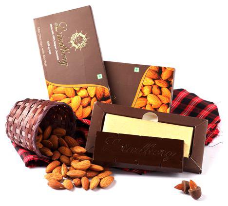 

Lindberg Almonds Chocolate Bar - Pure Belgium 50 g
