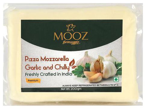 

MOOZ Garlic Chilli Mozzarella Cheese 200 g