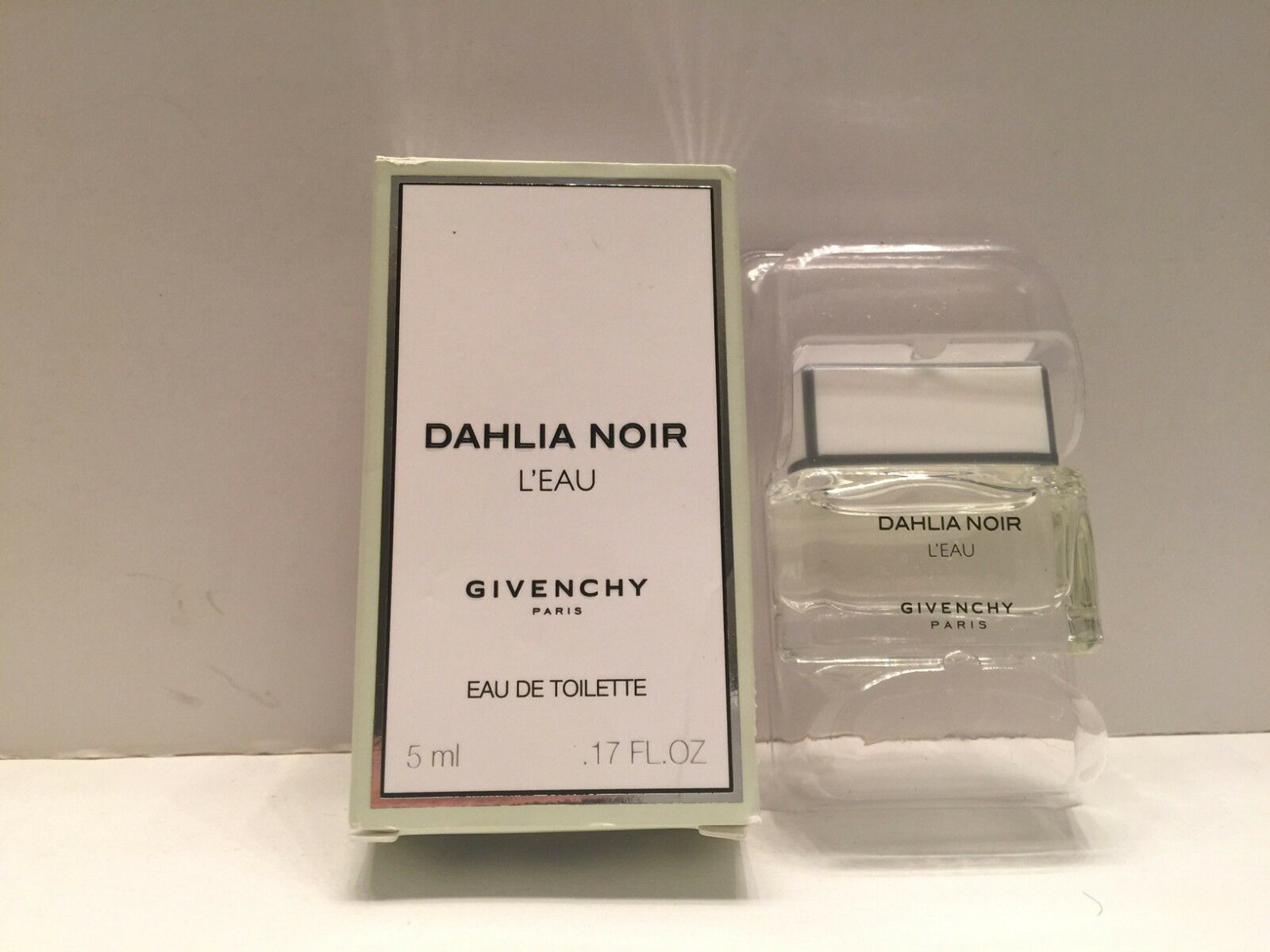 

New in Box Givenchy Dahlia Nior Eau De Toilette 5ml 0 17oz