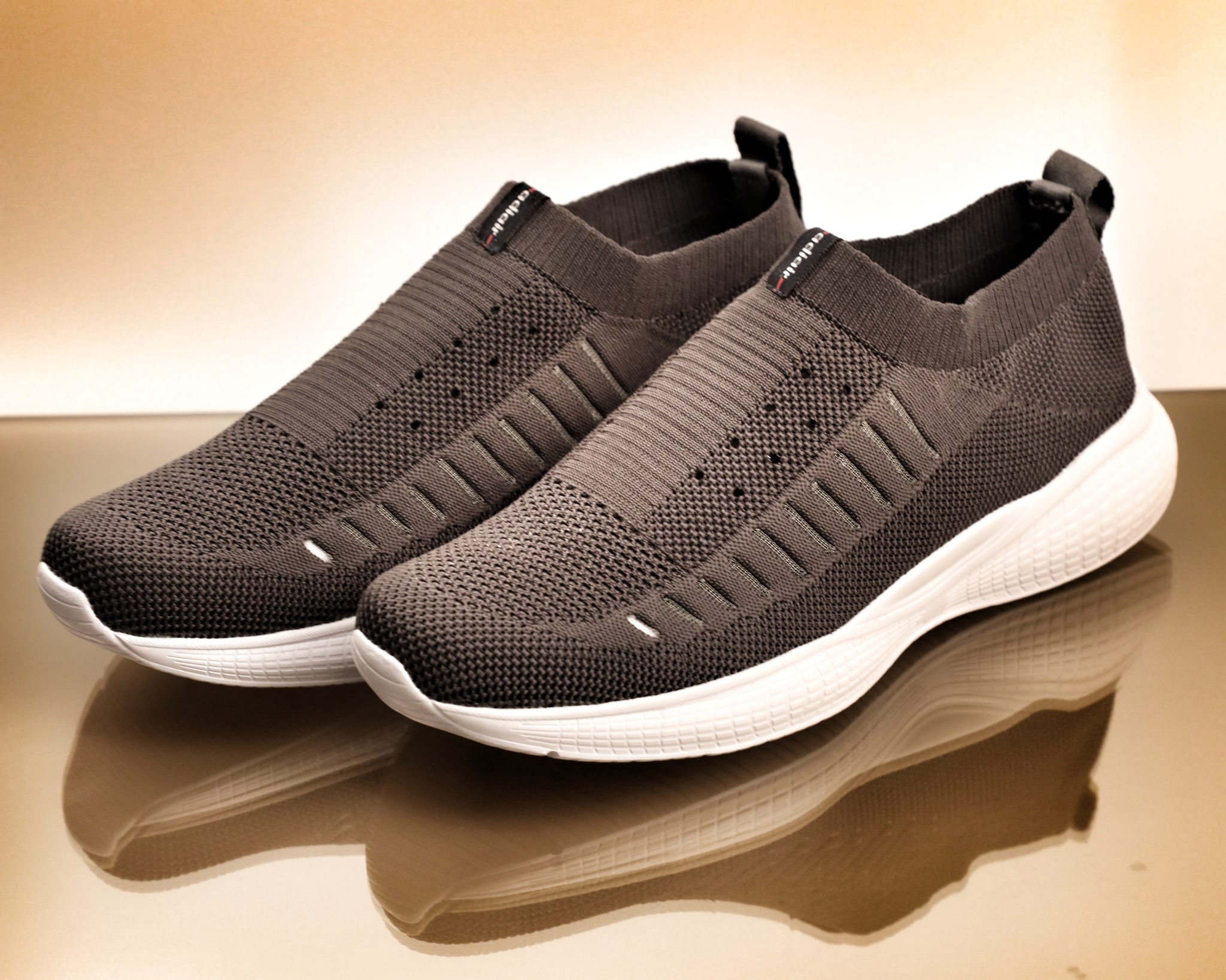 

Adiair Men Running Shoes ( Grey )