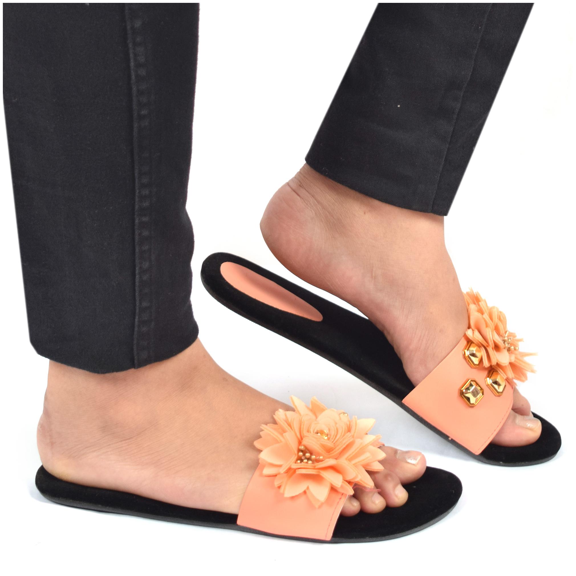 

AISHWARY GLAMS Women Black Open Toe Flats
