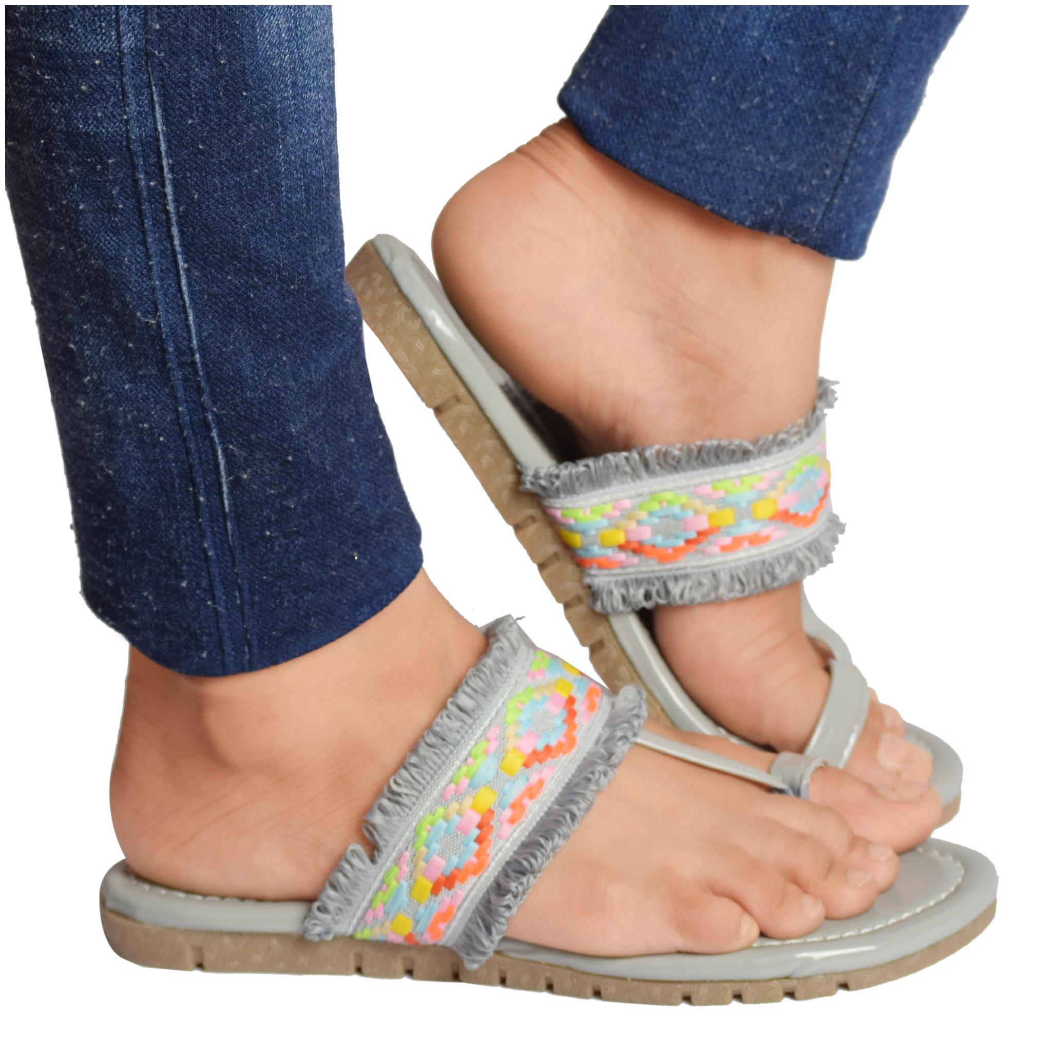 

AISHWARY GLAMS Women Grey One Toe Flats