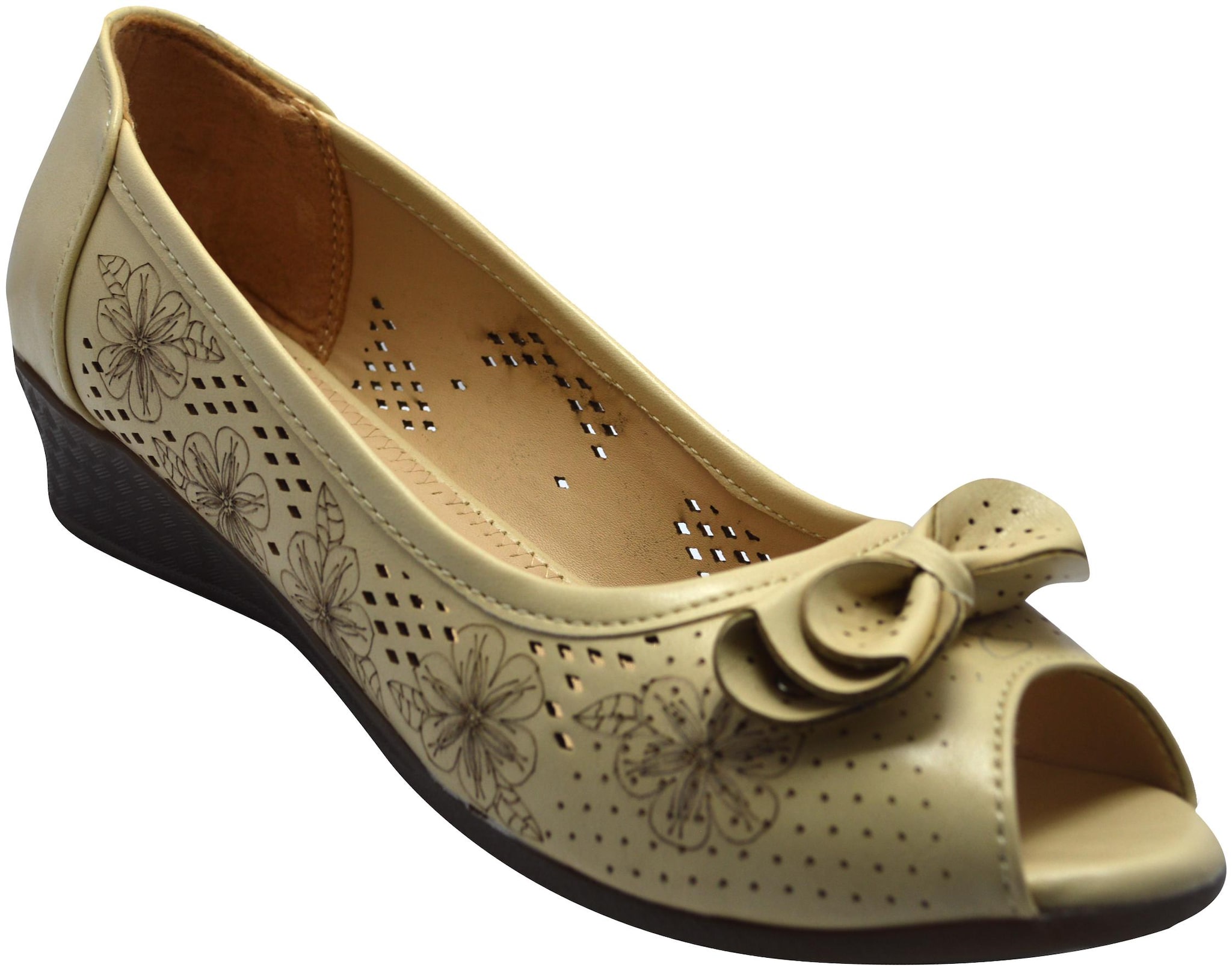 

Ajanta Women Cream Bellies