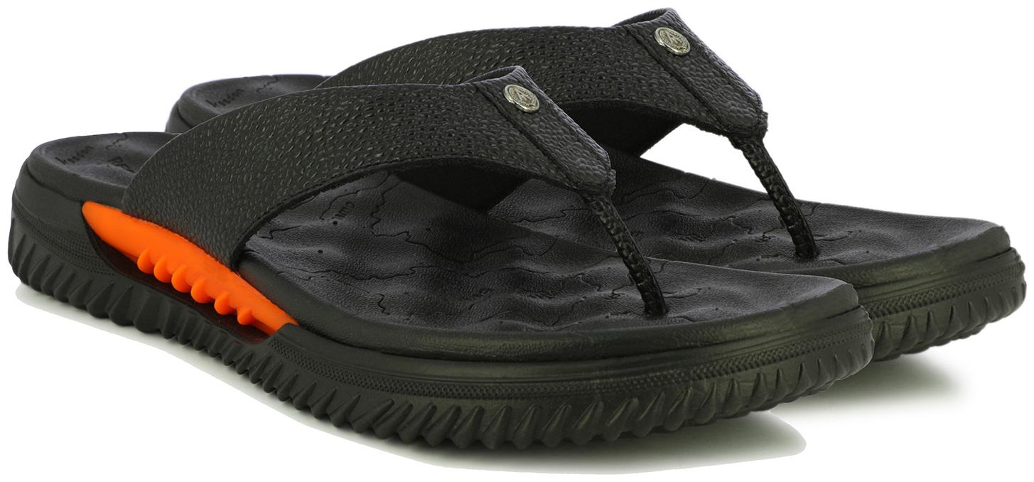 

Alberto Torresi Men s leather slippers in black with thick sole