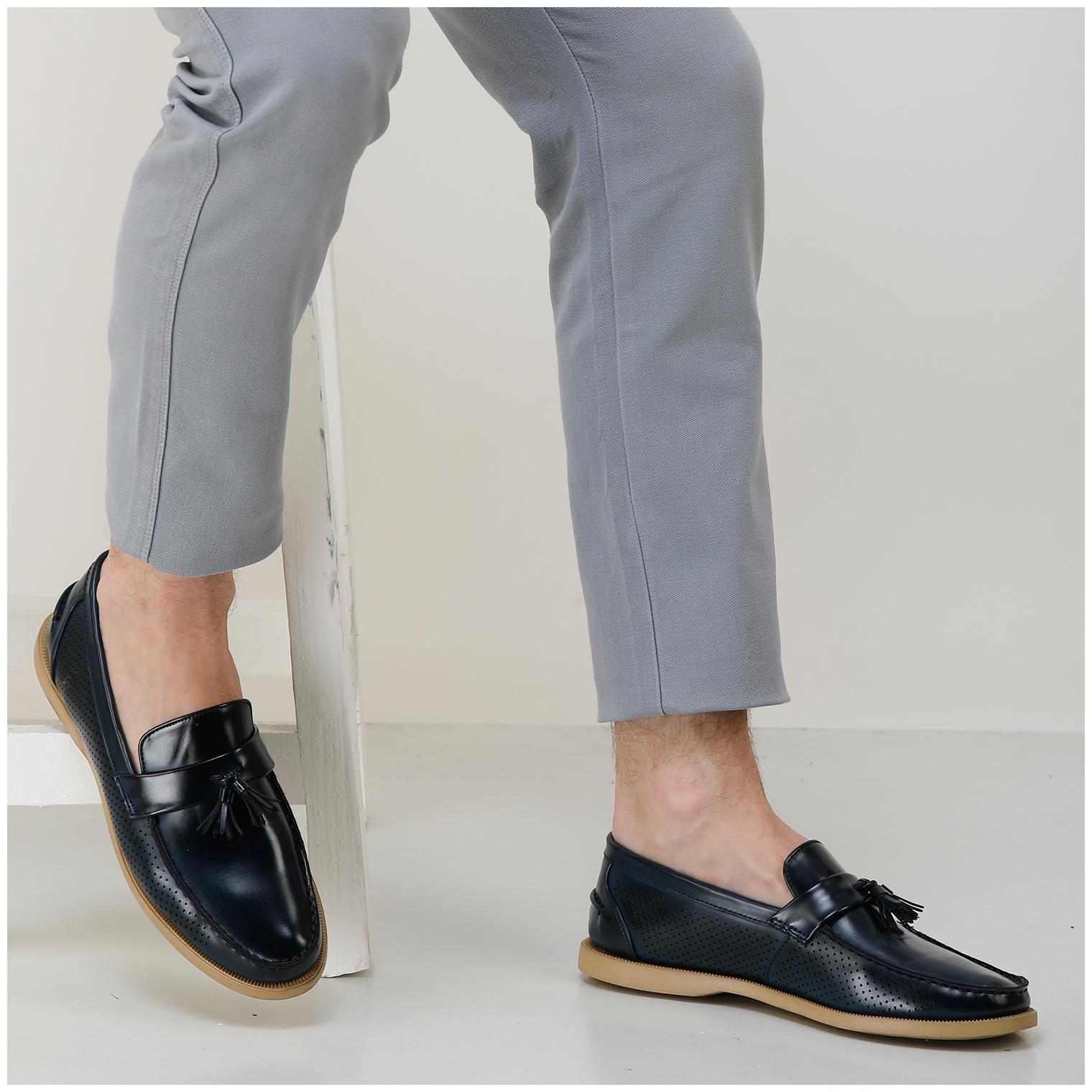 

Appitite Men Blue Loafers