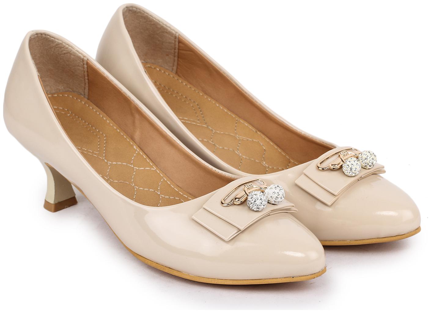 

Appitite Women Beige Pumps