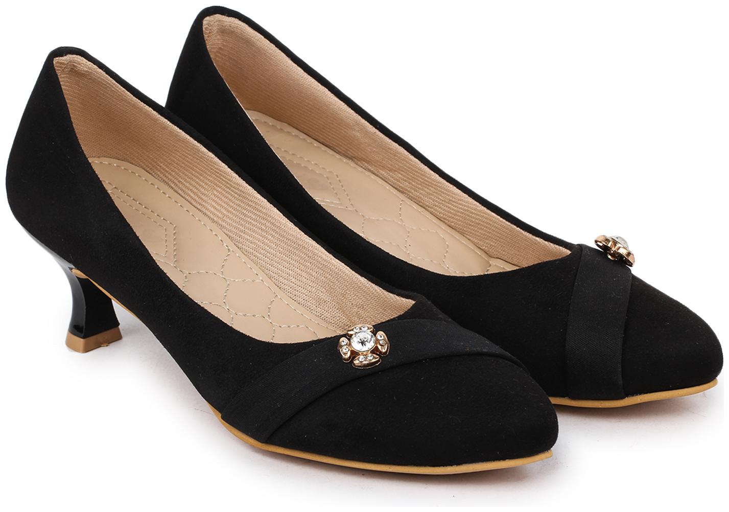 

Appitite Women Black Pumps