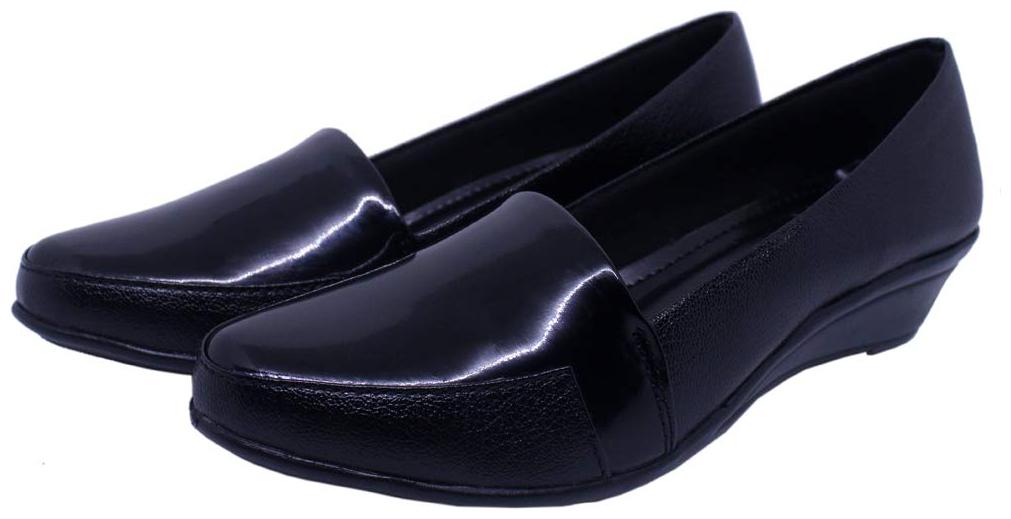 

BARANSHOES Women Black Heeled Bellies
