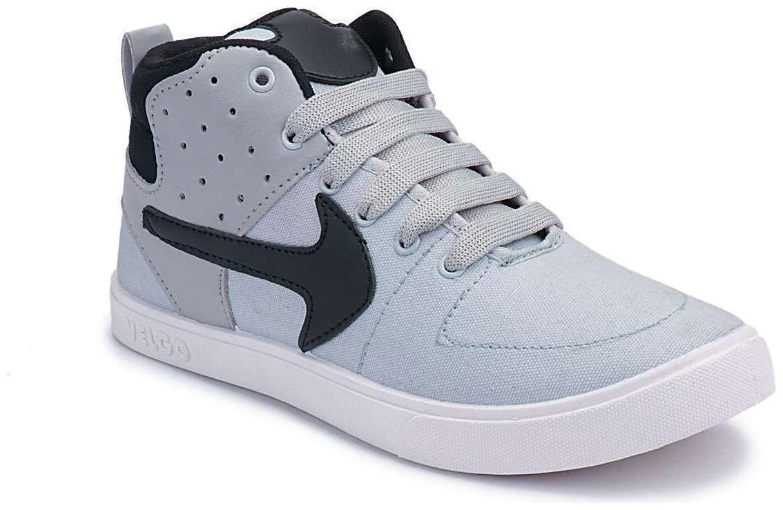 

BERSACHE Men Grey Sneakers