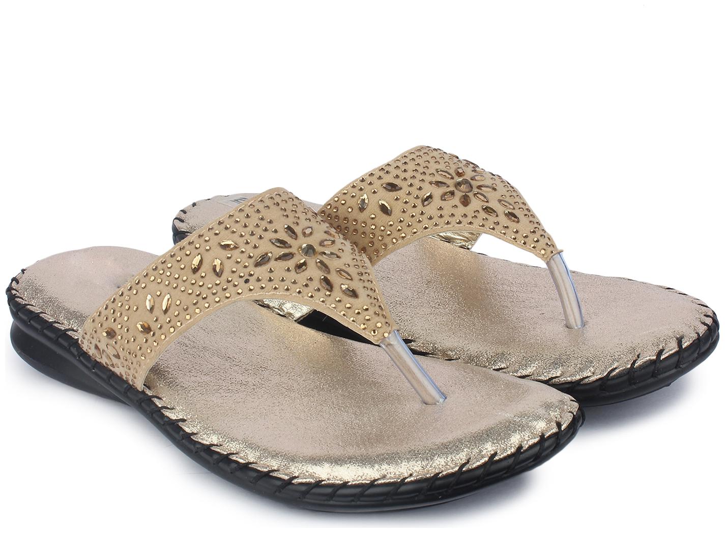 

BIG BIRD FOOTWEAR Women Cream Sandals