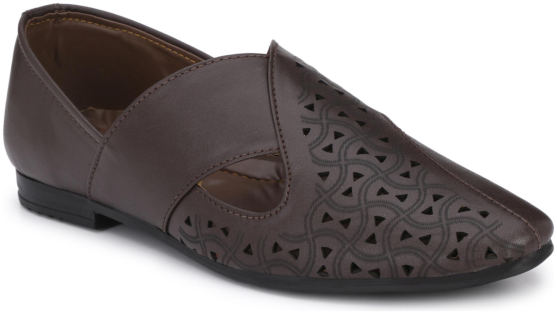 

Big Fox Men Texturted Peshawari Moccasin Sandals