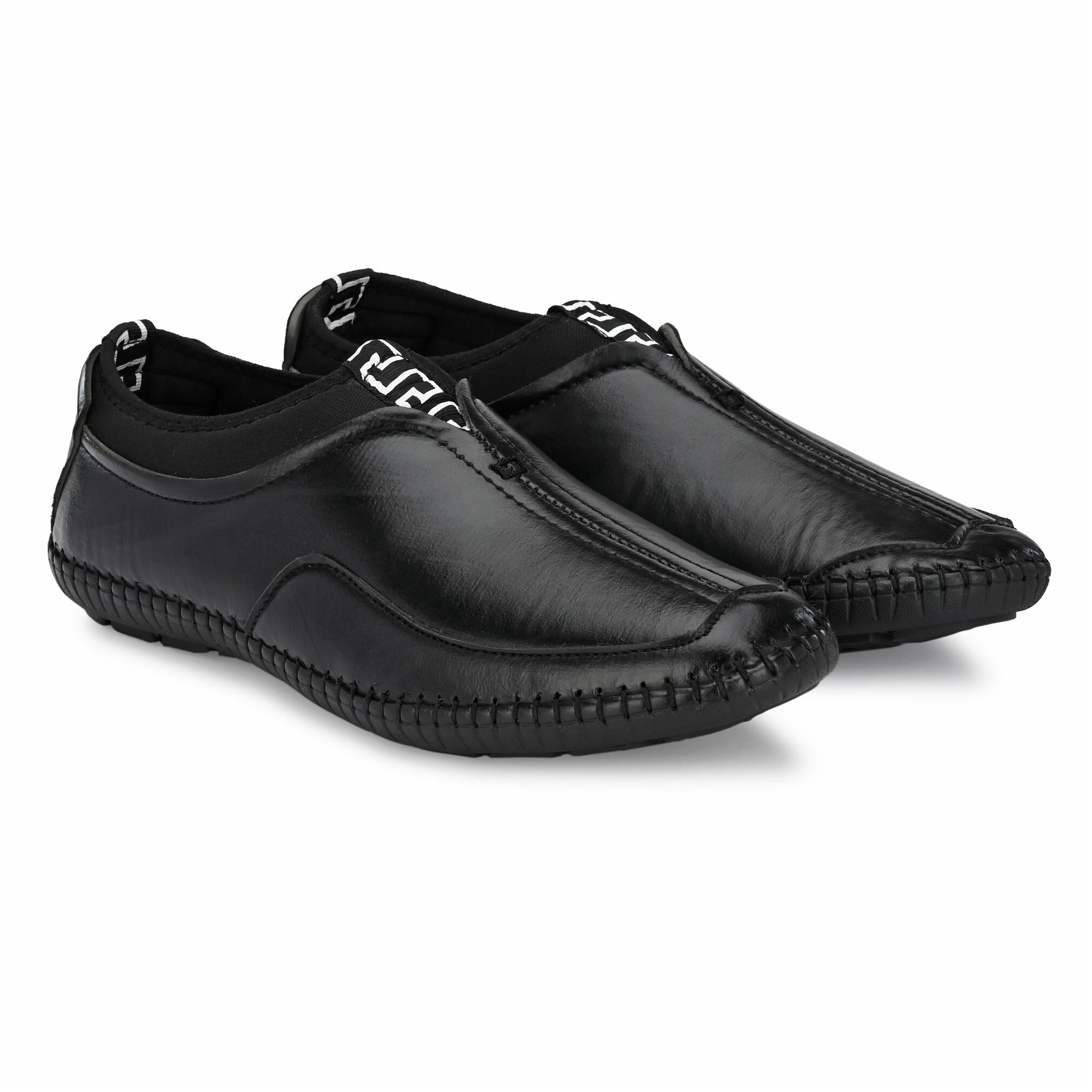 

BRAWO Men Black Loafers