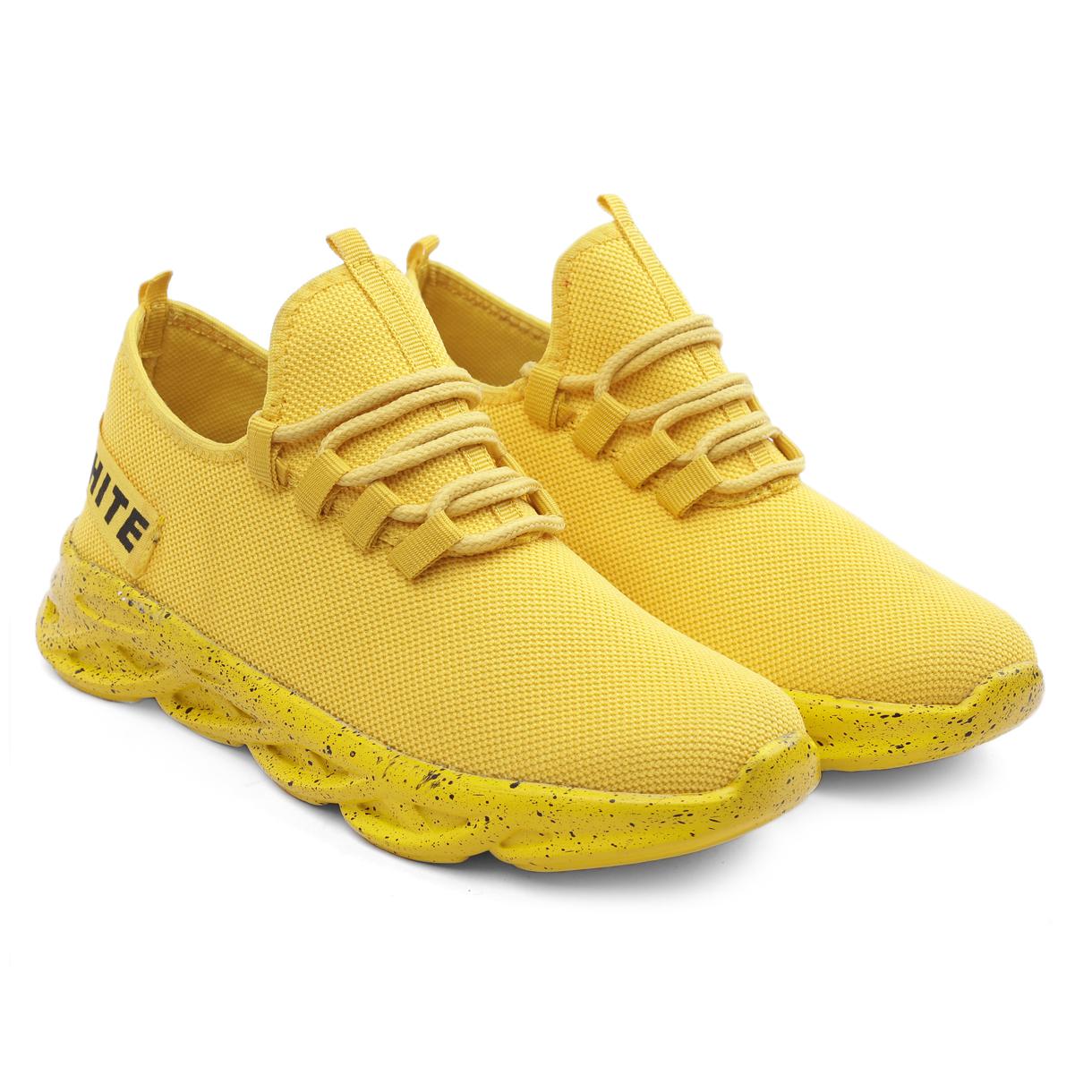 

BROWN HORSE Men sport shoes 681 Running Shoes ( Yellow )