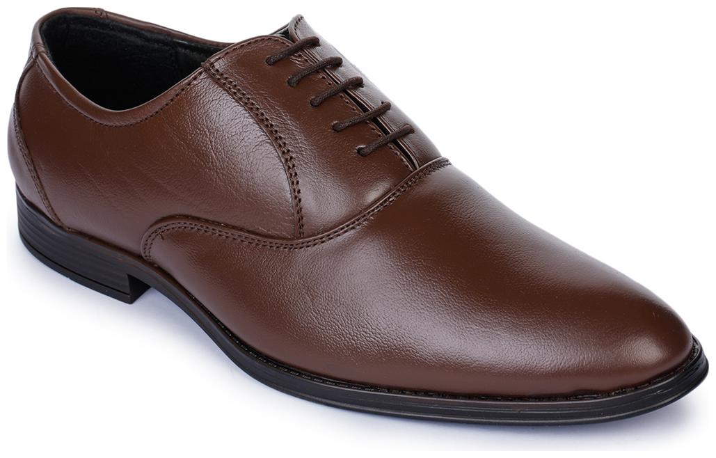 

Bruno Manetti Men Brown Derby Formal Shoes